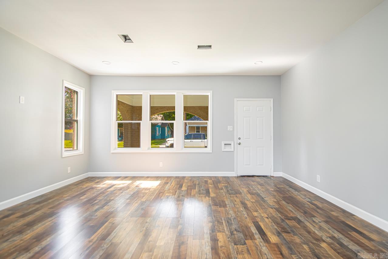 2307 E 2nd  North Little Rock, AR