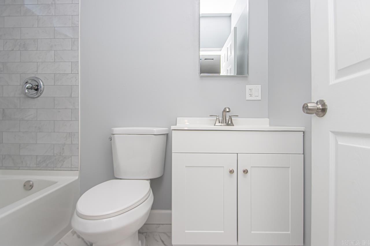 2307 E 2nd  North Little Rock, AR