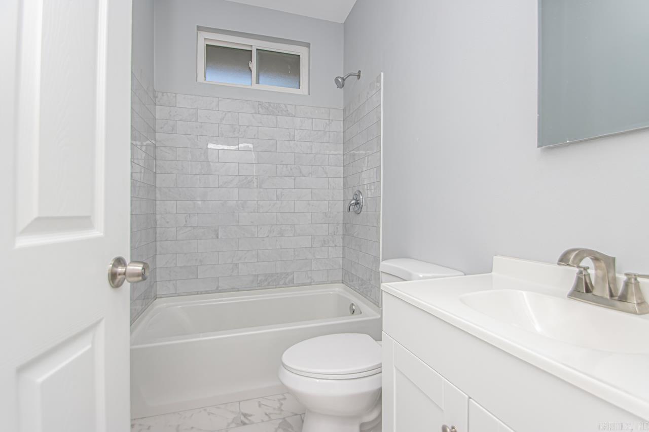 2307 E 2nd  North Little Rock, AR