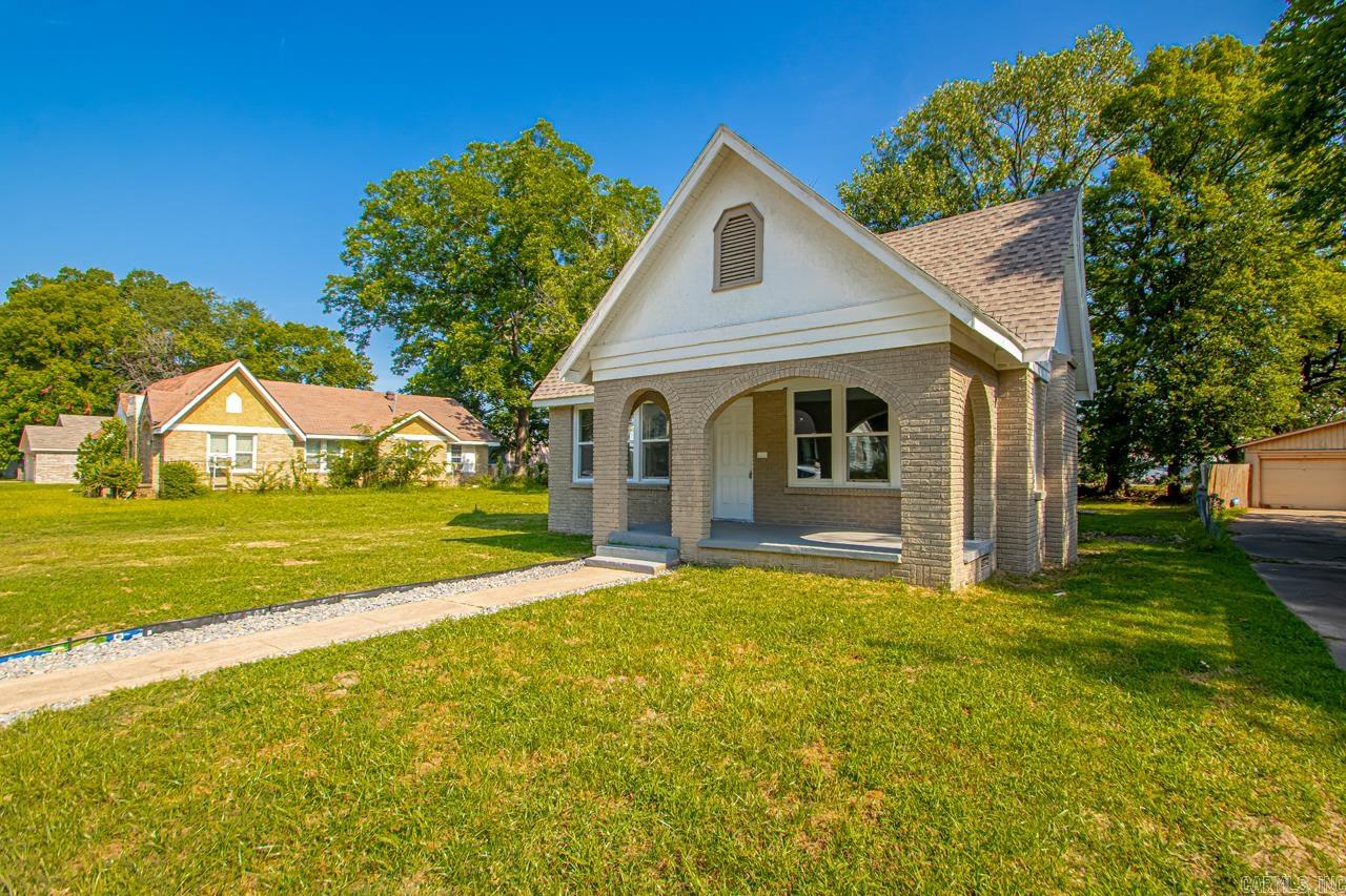 2307 E 2nd  North Little Rock, AR