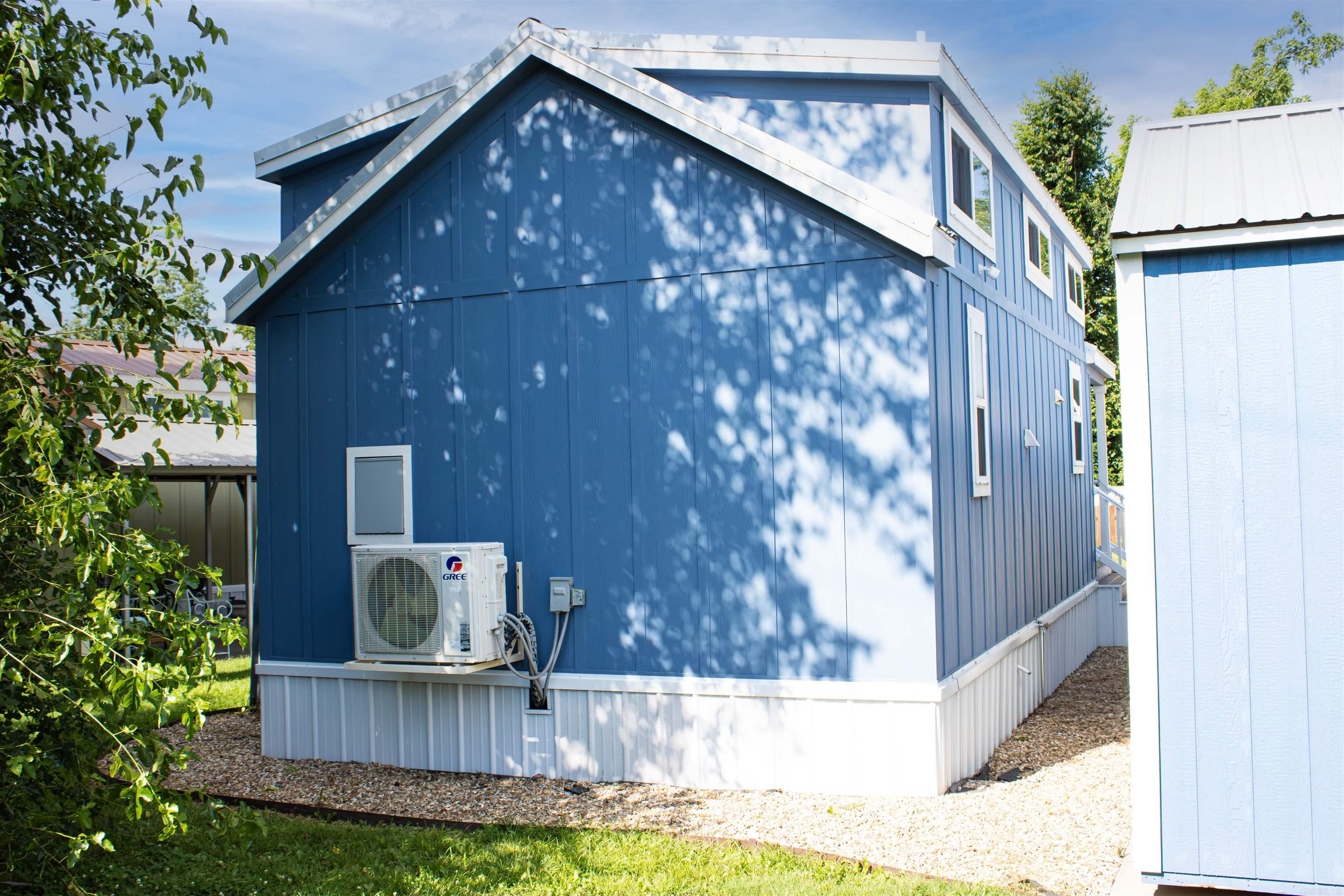 1014 W Olive  Rogers, AR