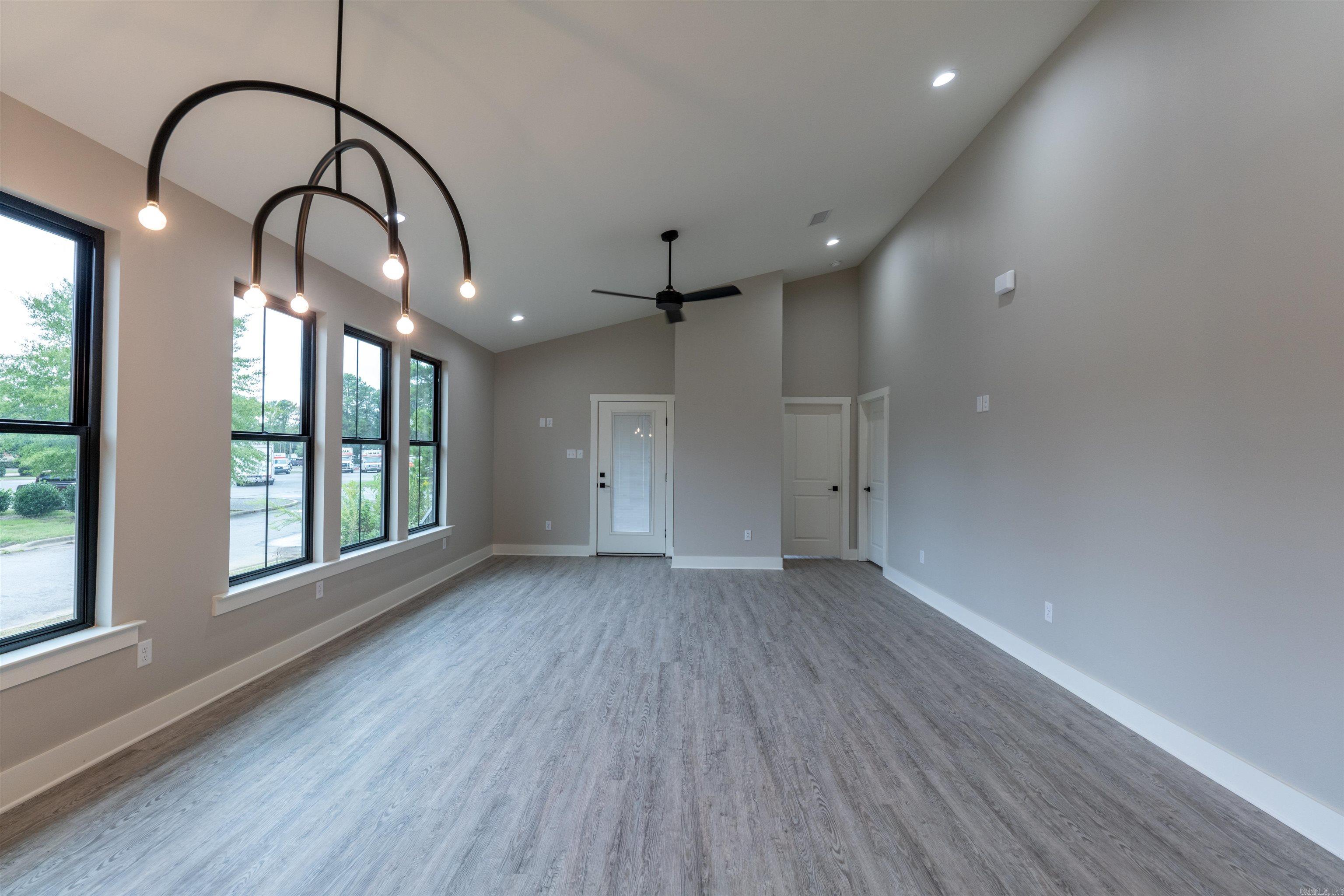 105 Easy Street Maumelle, AR 72113