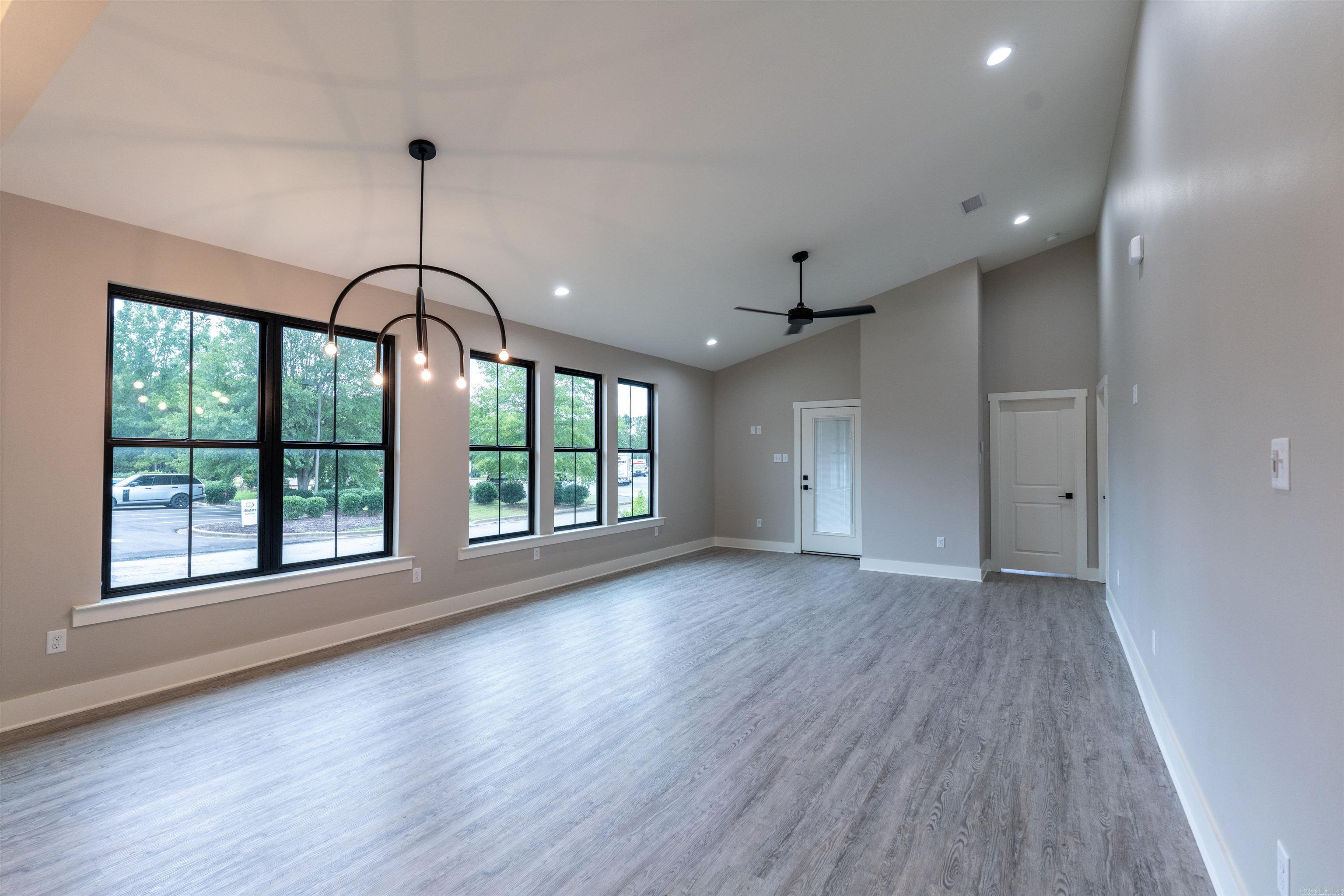 105 Easy Street Maumelle, AR 72113