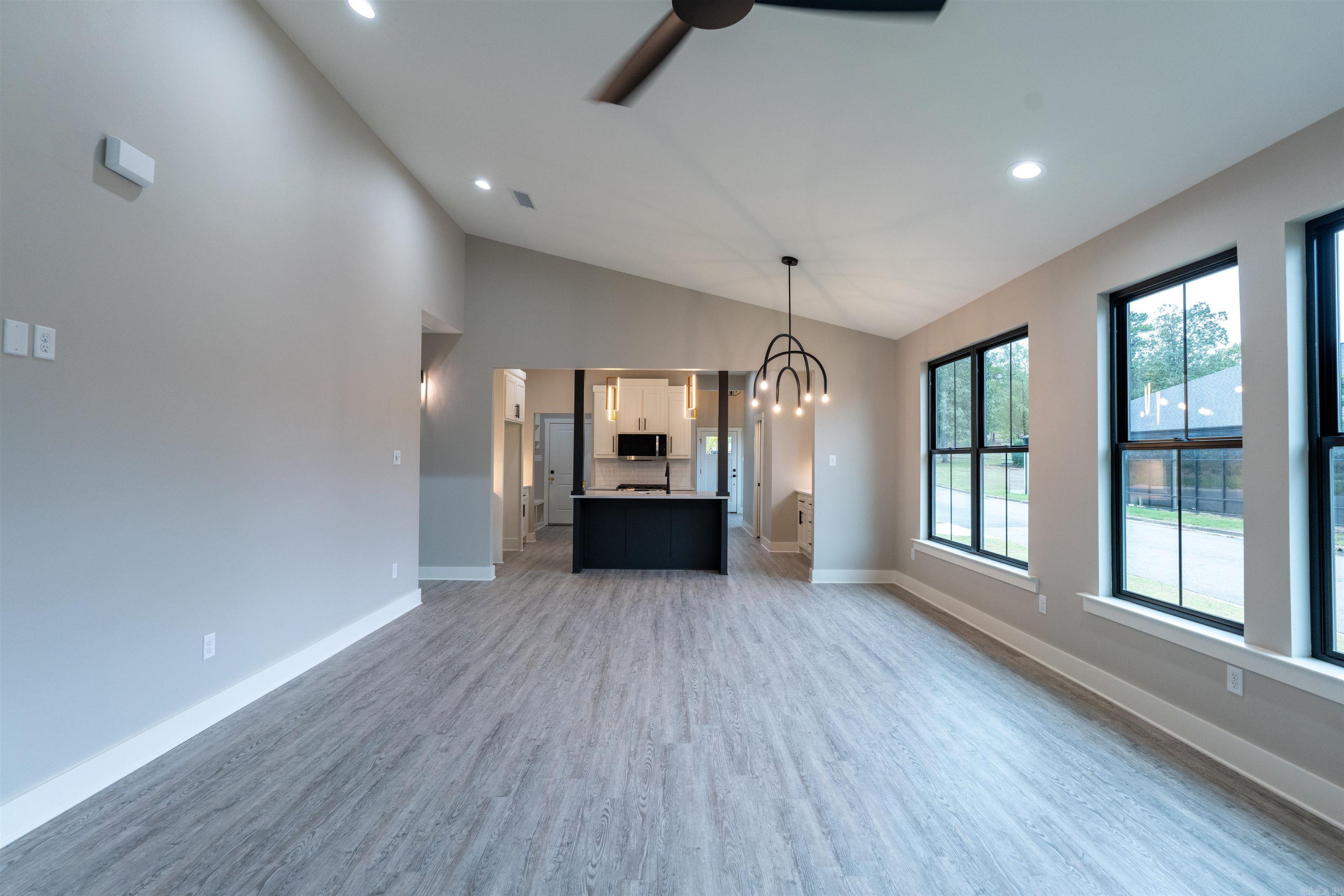 105 Easy Street Maumelle, AR 72113