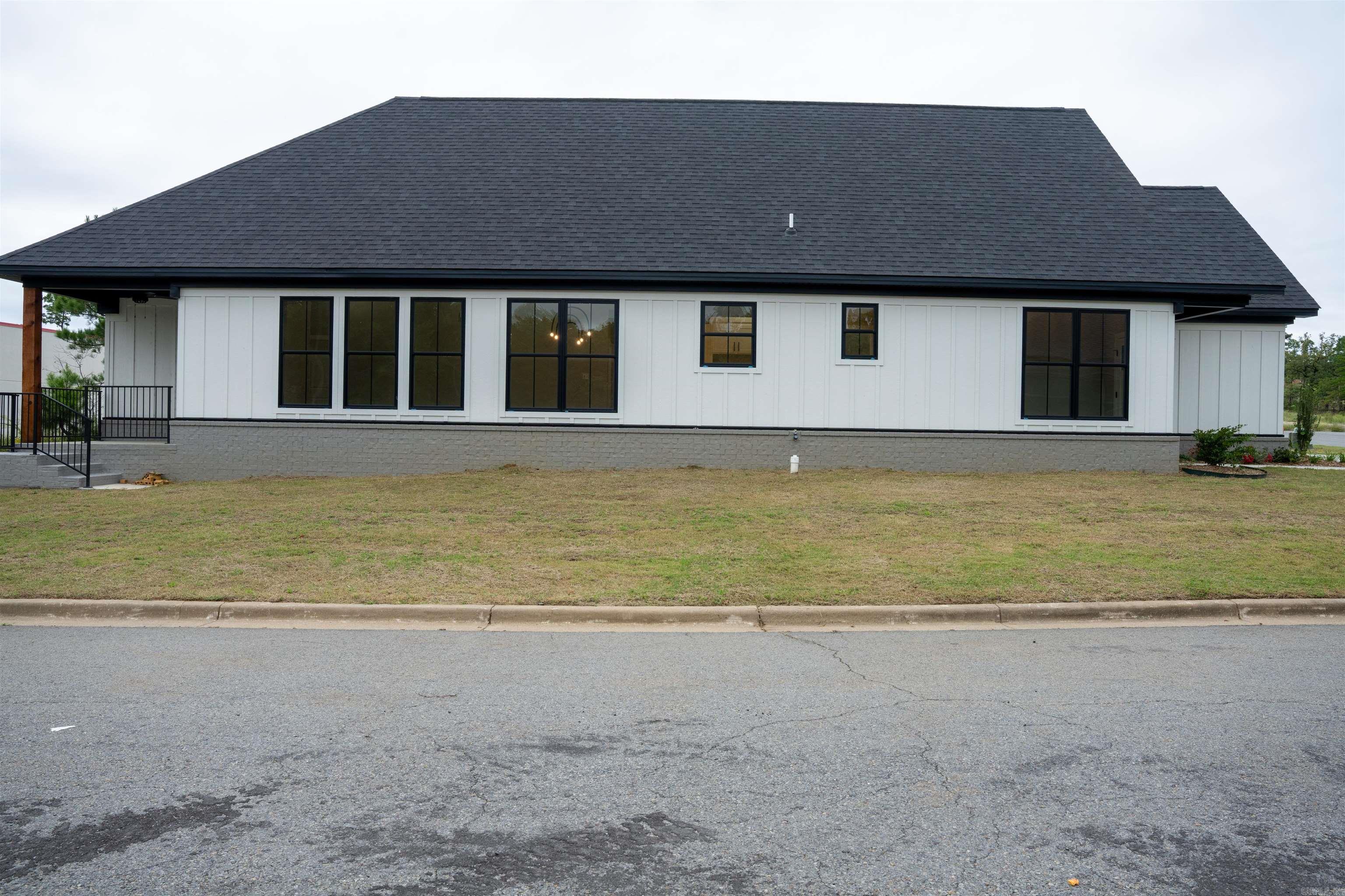 105 Easy Street Maumelle, AR 72113