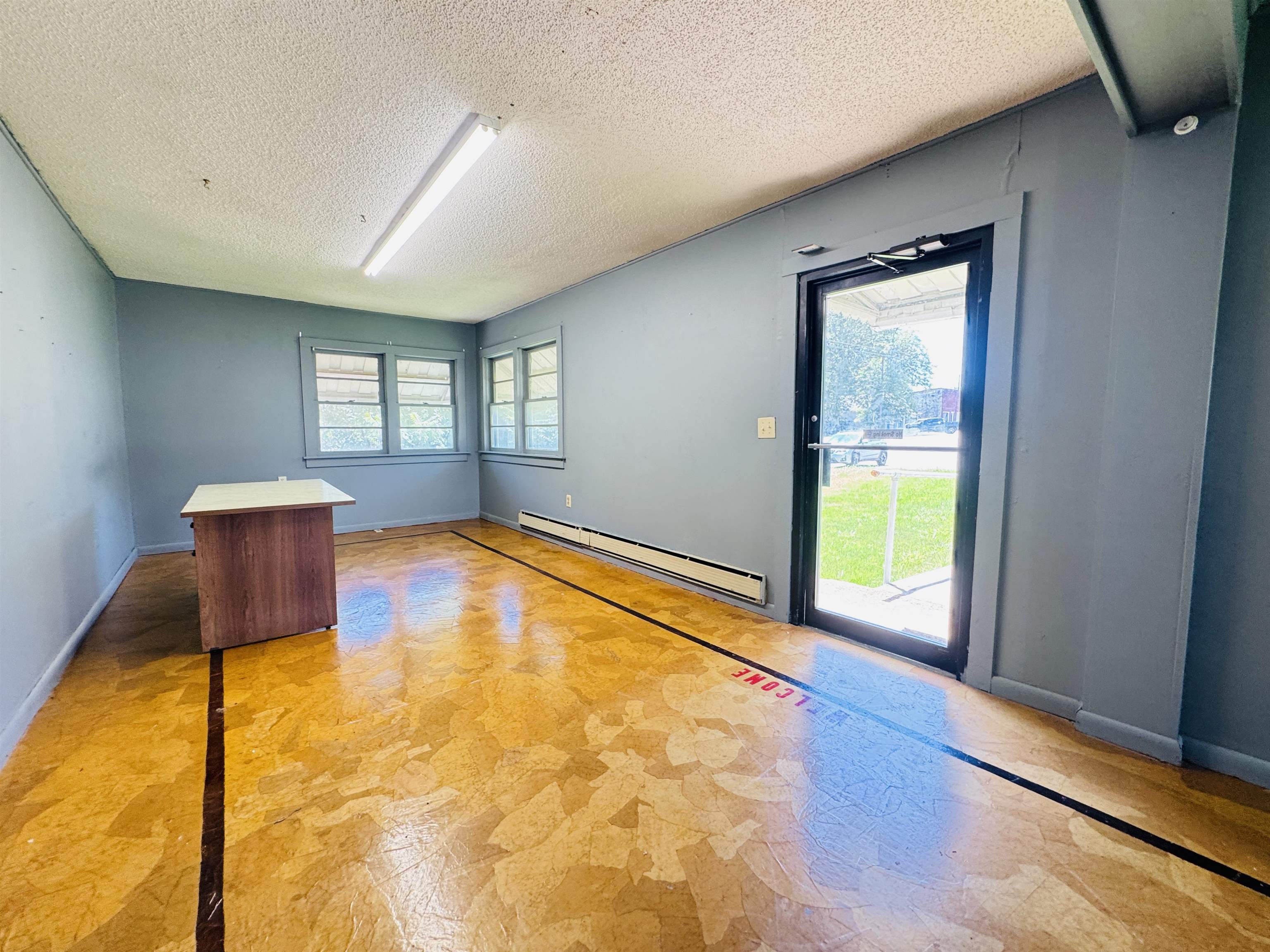 41 S Spring Street  Melbourne, AR