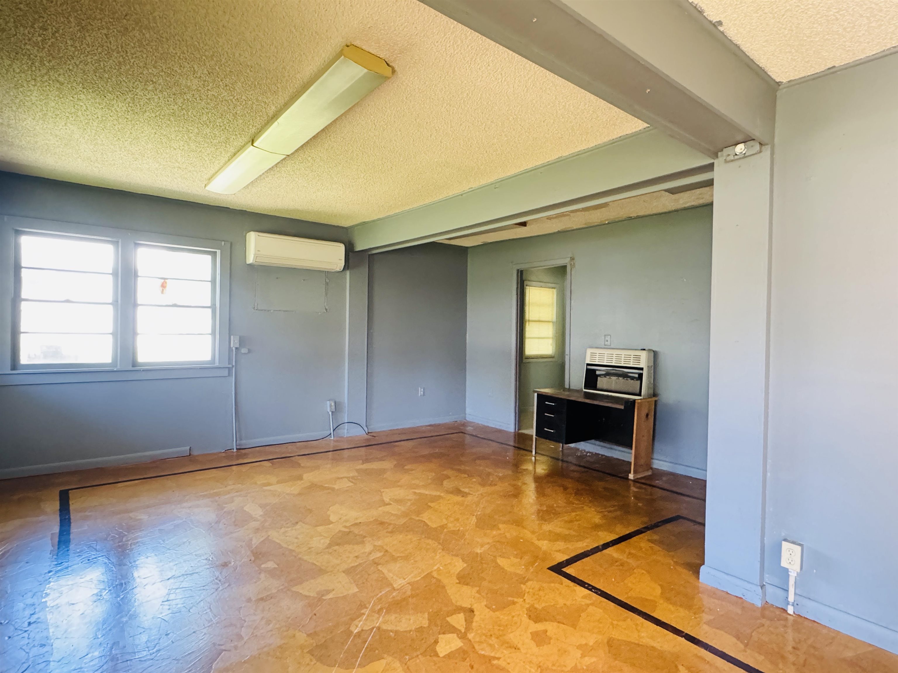 41 S Spring Street  Melbourne, AR