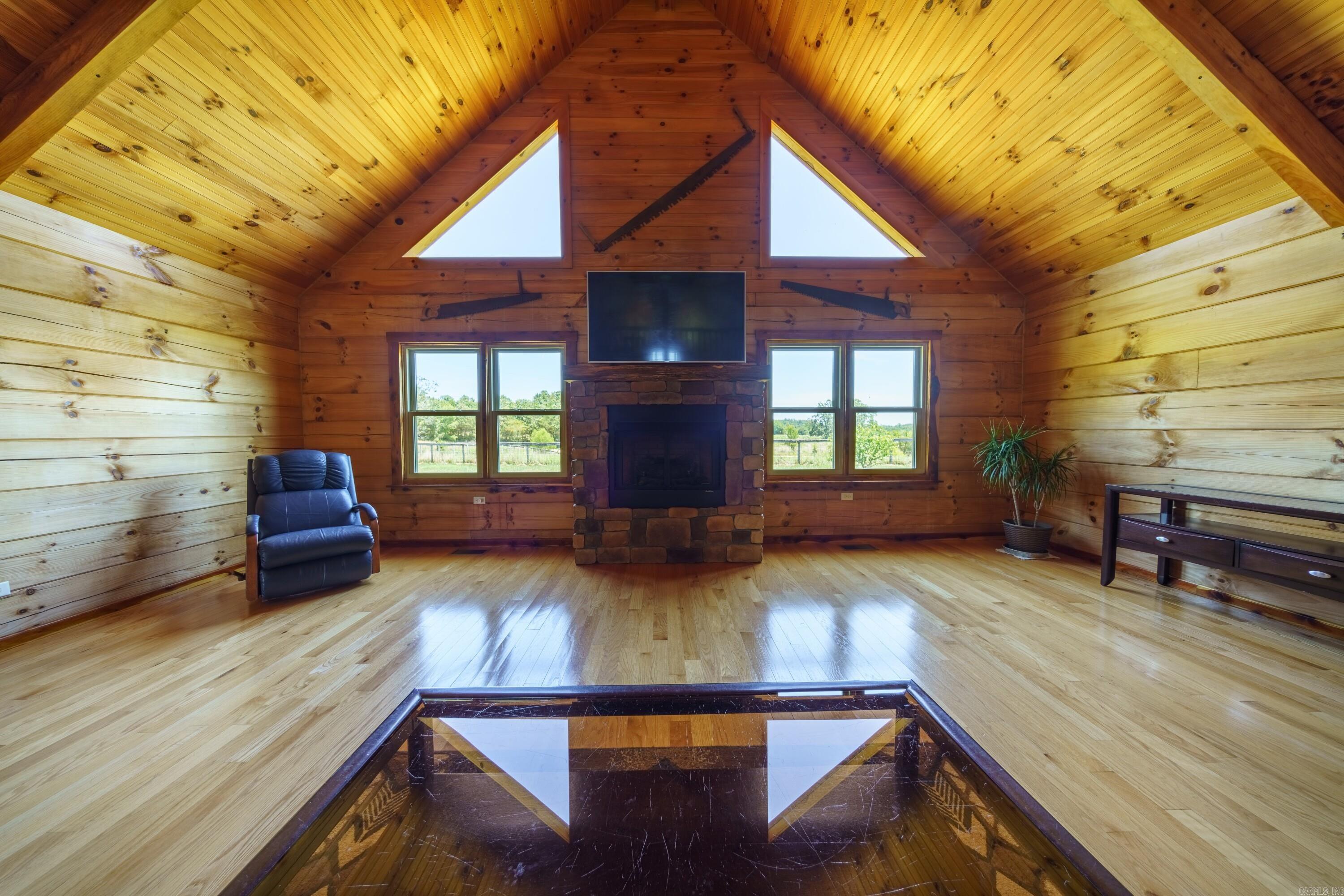 375 Greasy Creek Rd  Salem, AR