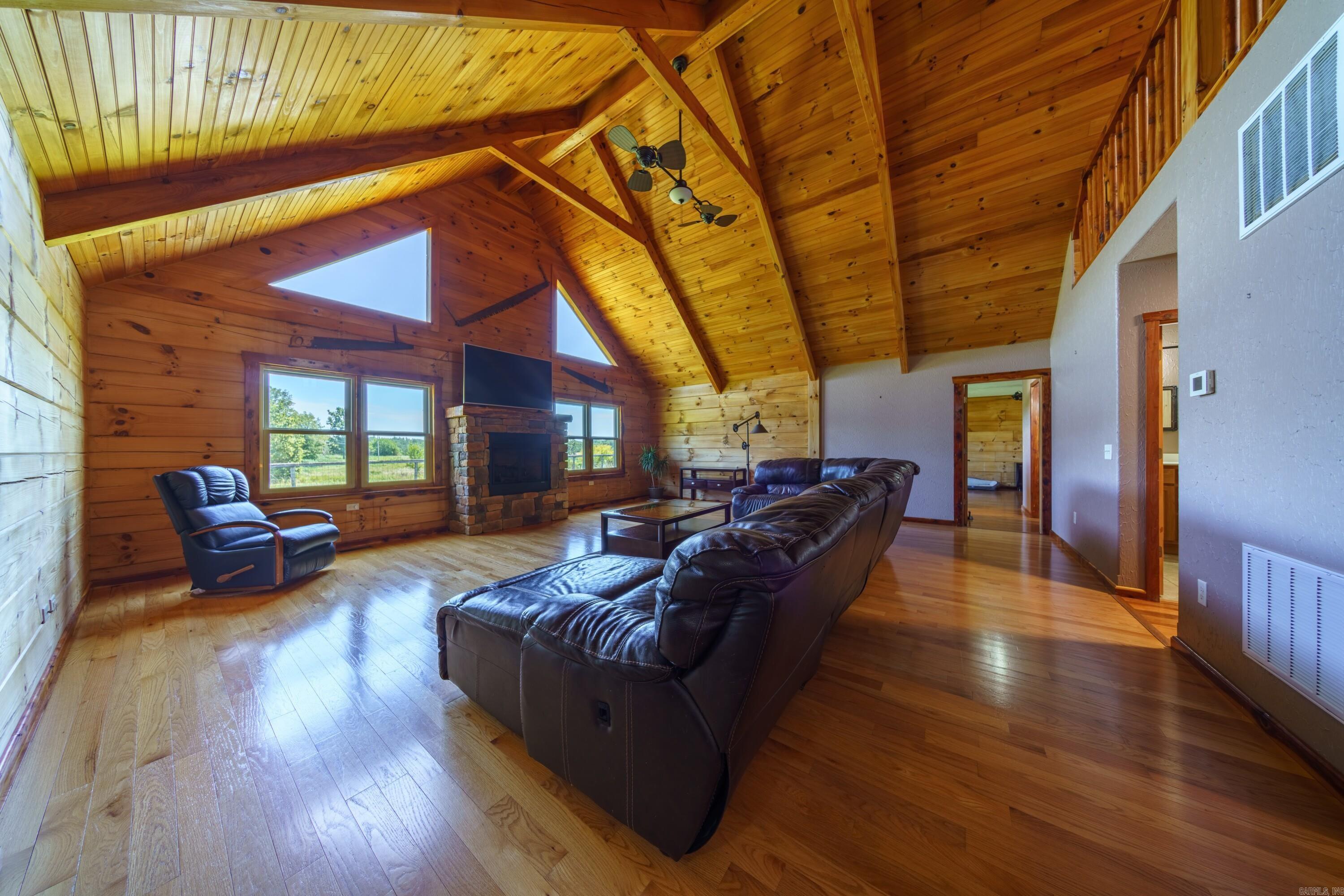 375 Greasy Creek Rd  Salem, AR