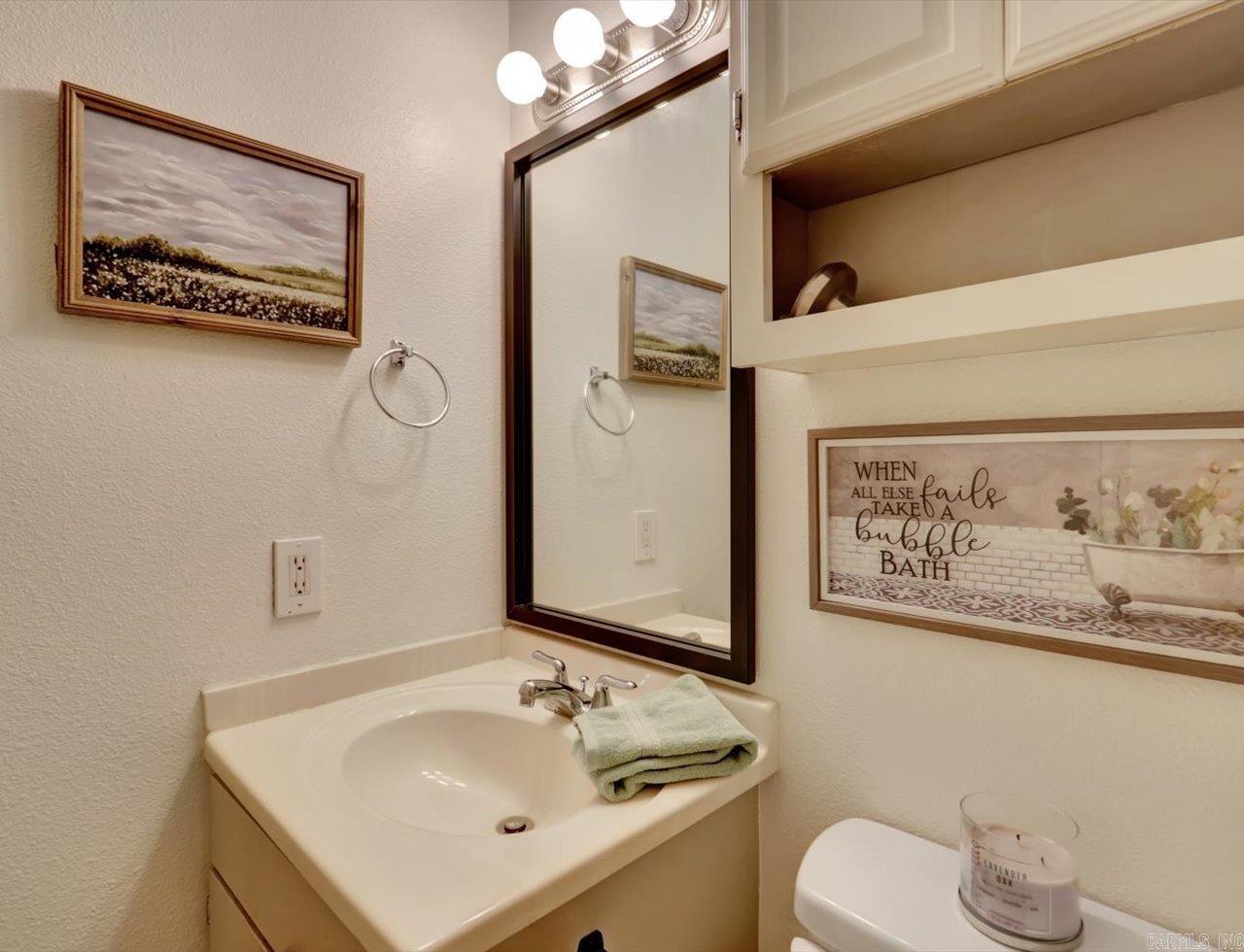 1137 Twin Points Rd Road Hot Springs, AR 71913