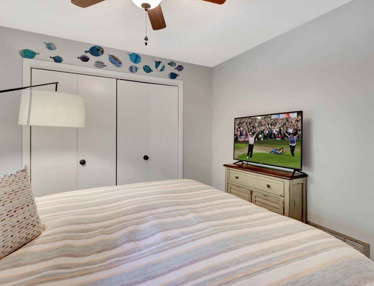 1137 Twin Points Rd Road Hot Springs, AR 71913