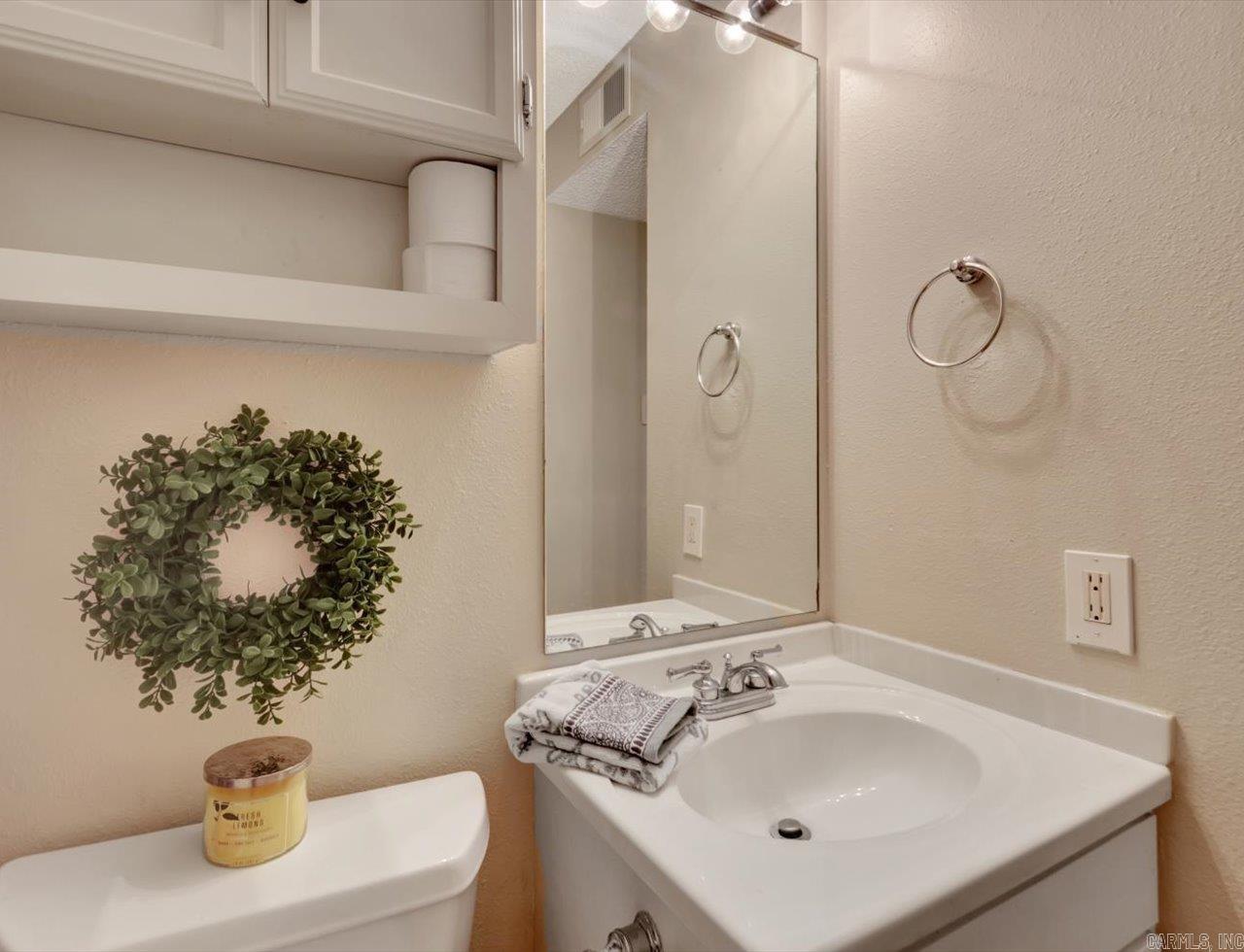 1137 Twin Points Rd Road Hot Springs, AR 71913