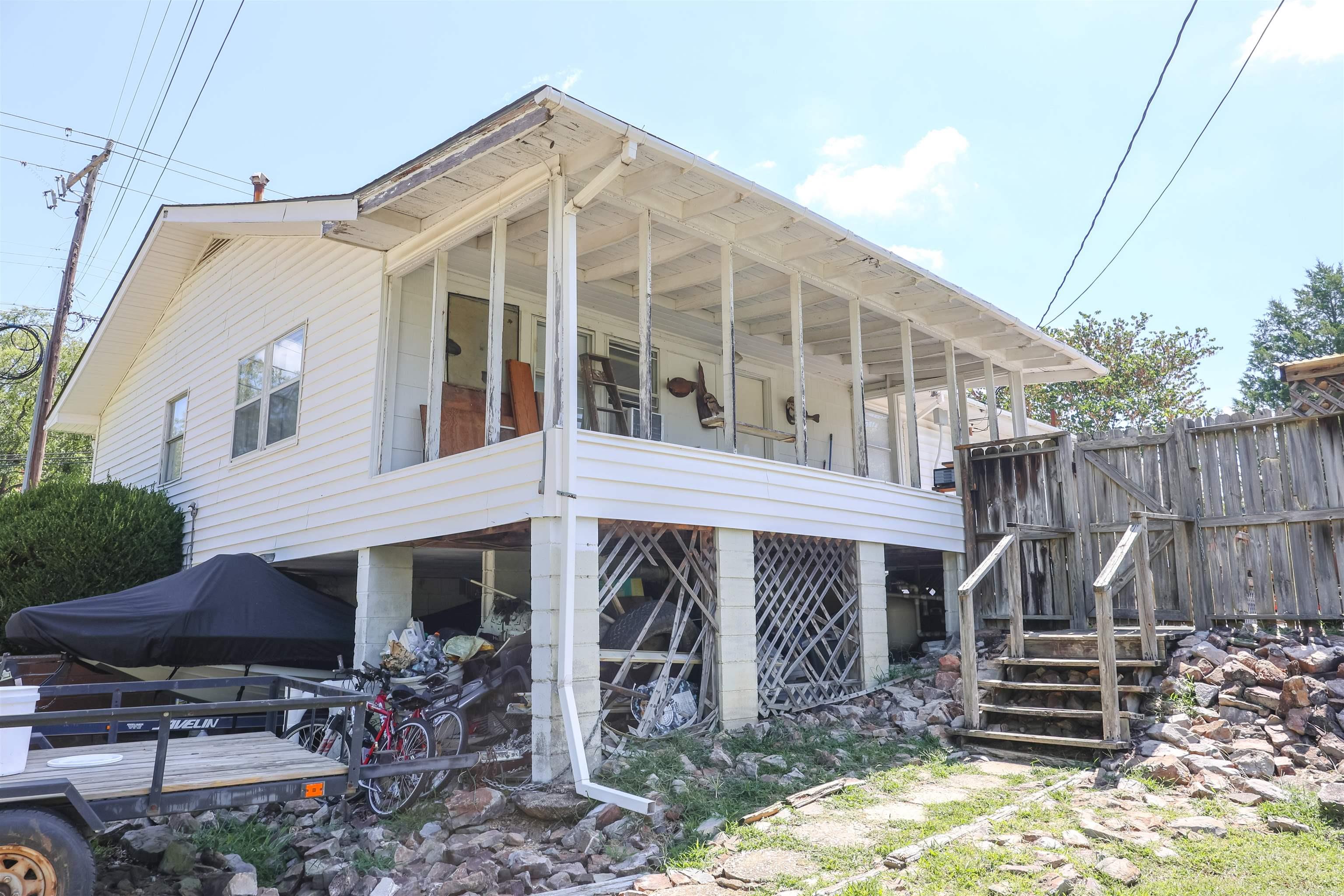 901 Highway 270  Mount Ida, AR