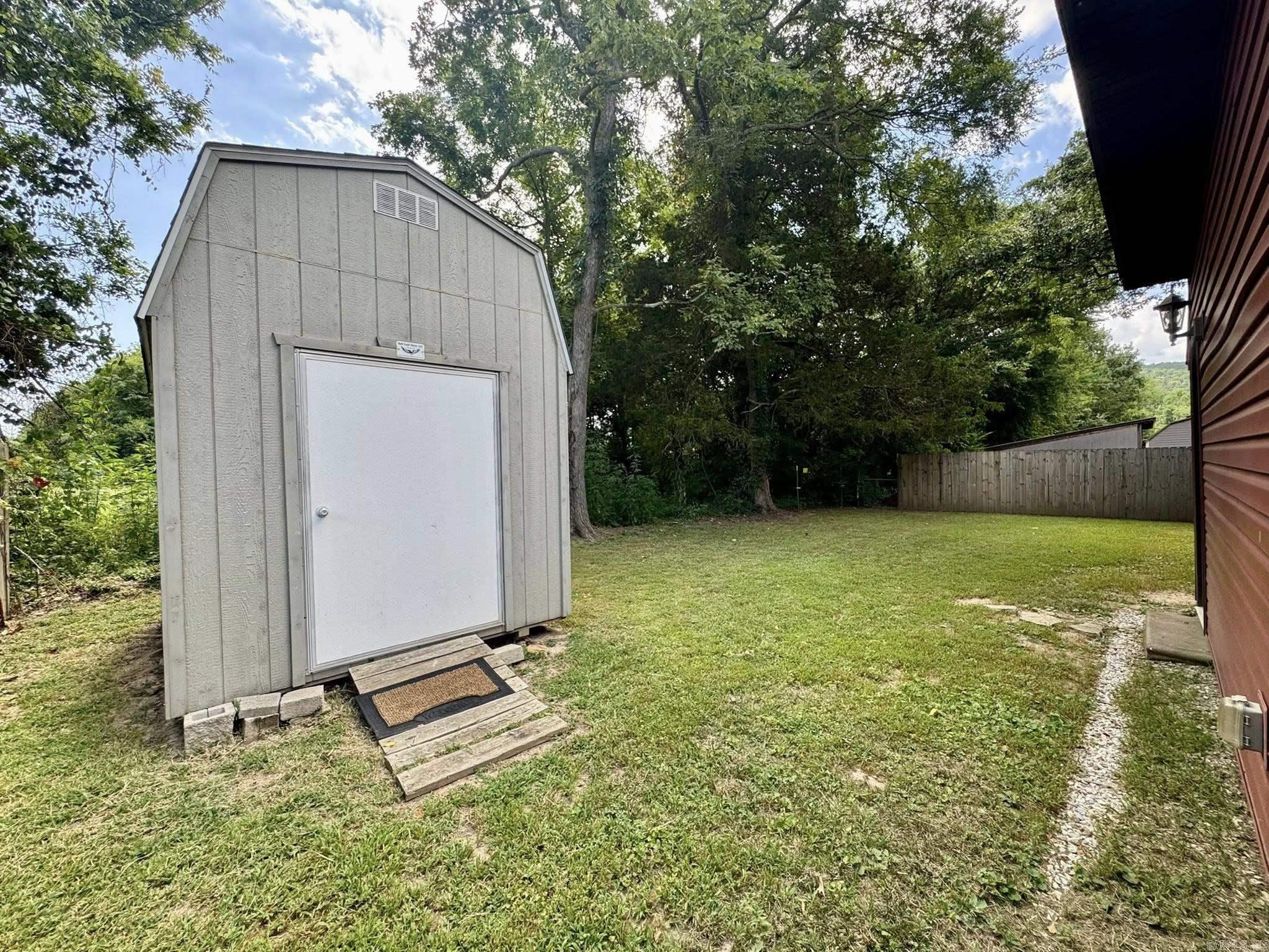 320 Pebble Creek  Mountain View, AR