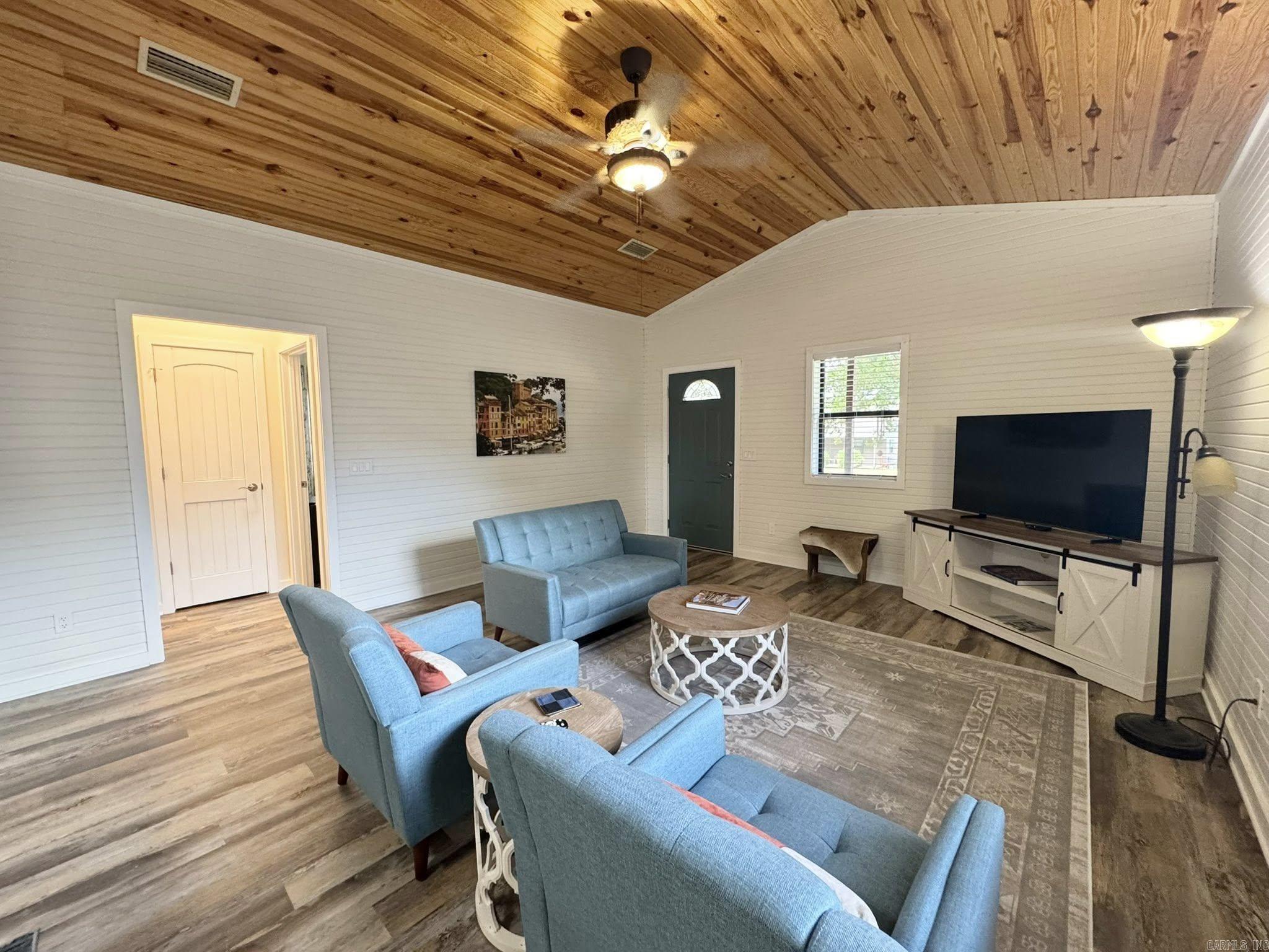 320 Pebble Creek  Mountain View, AR