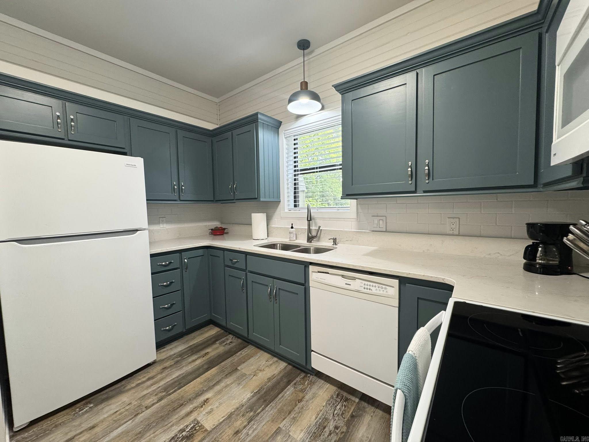 320 Pebble Creek  Mountain View, AR