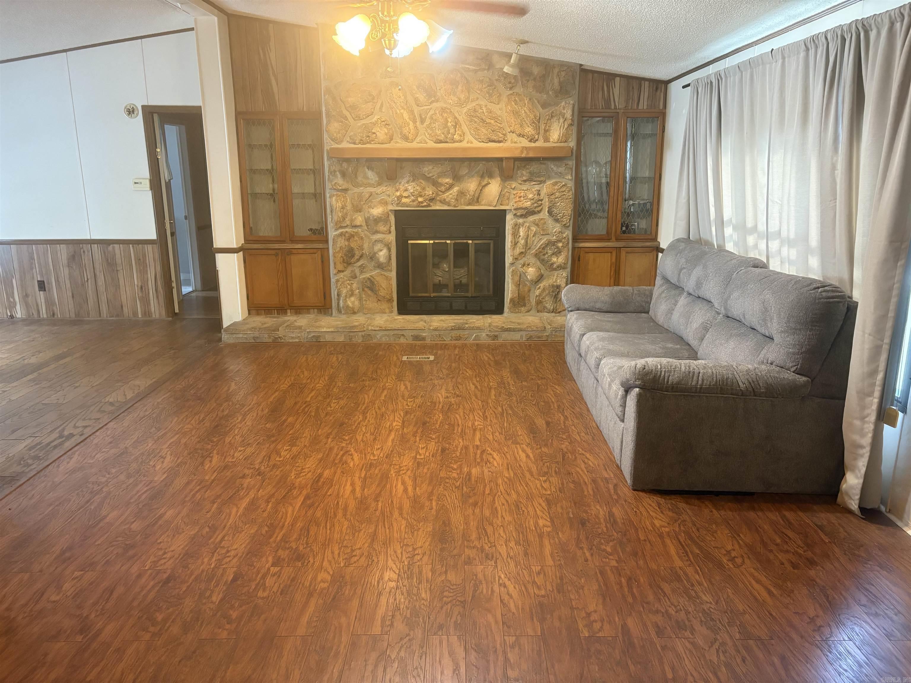 810 Troutman Rd  Benton, AR