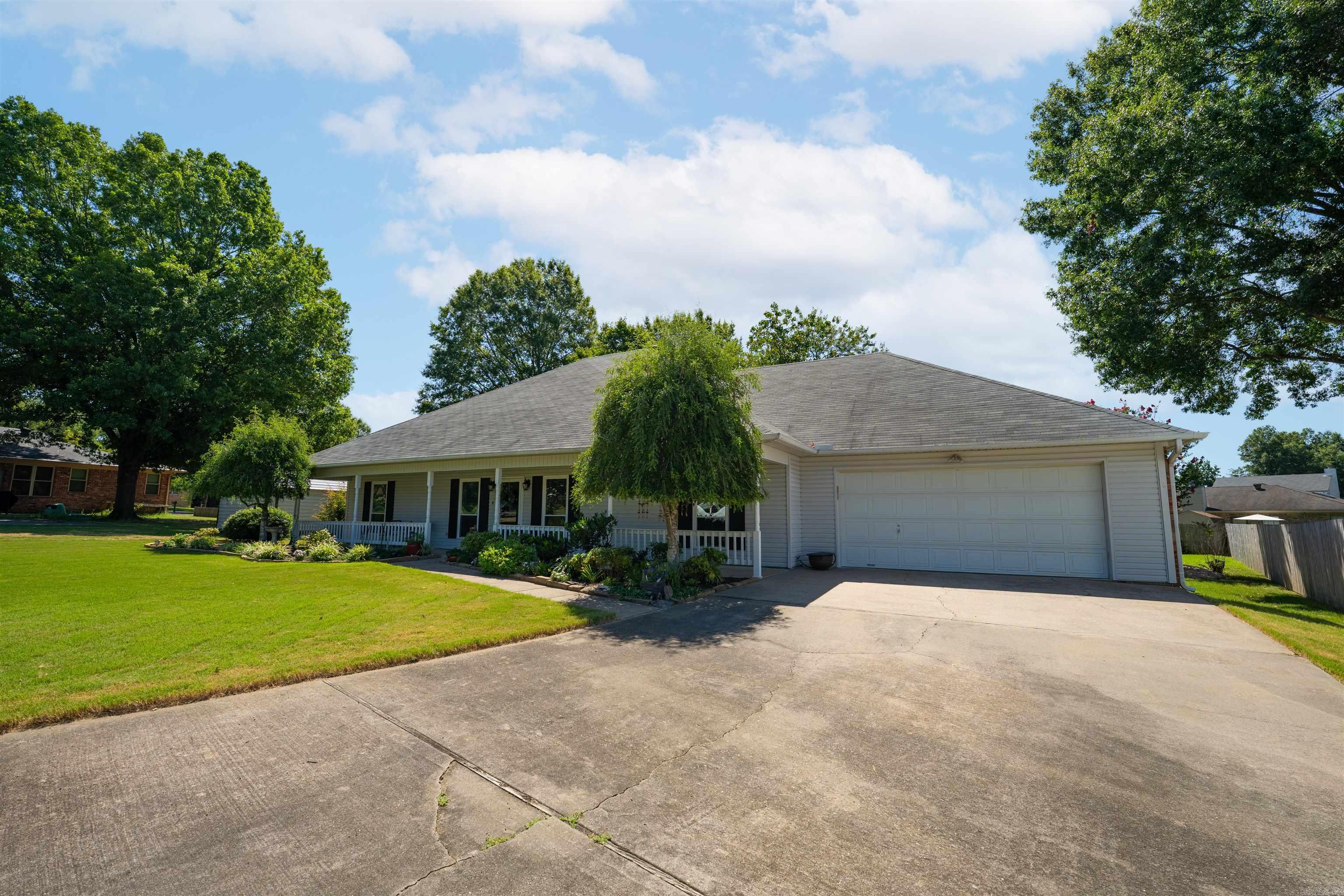 1 Club Court Jacksonville, AR 72076