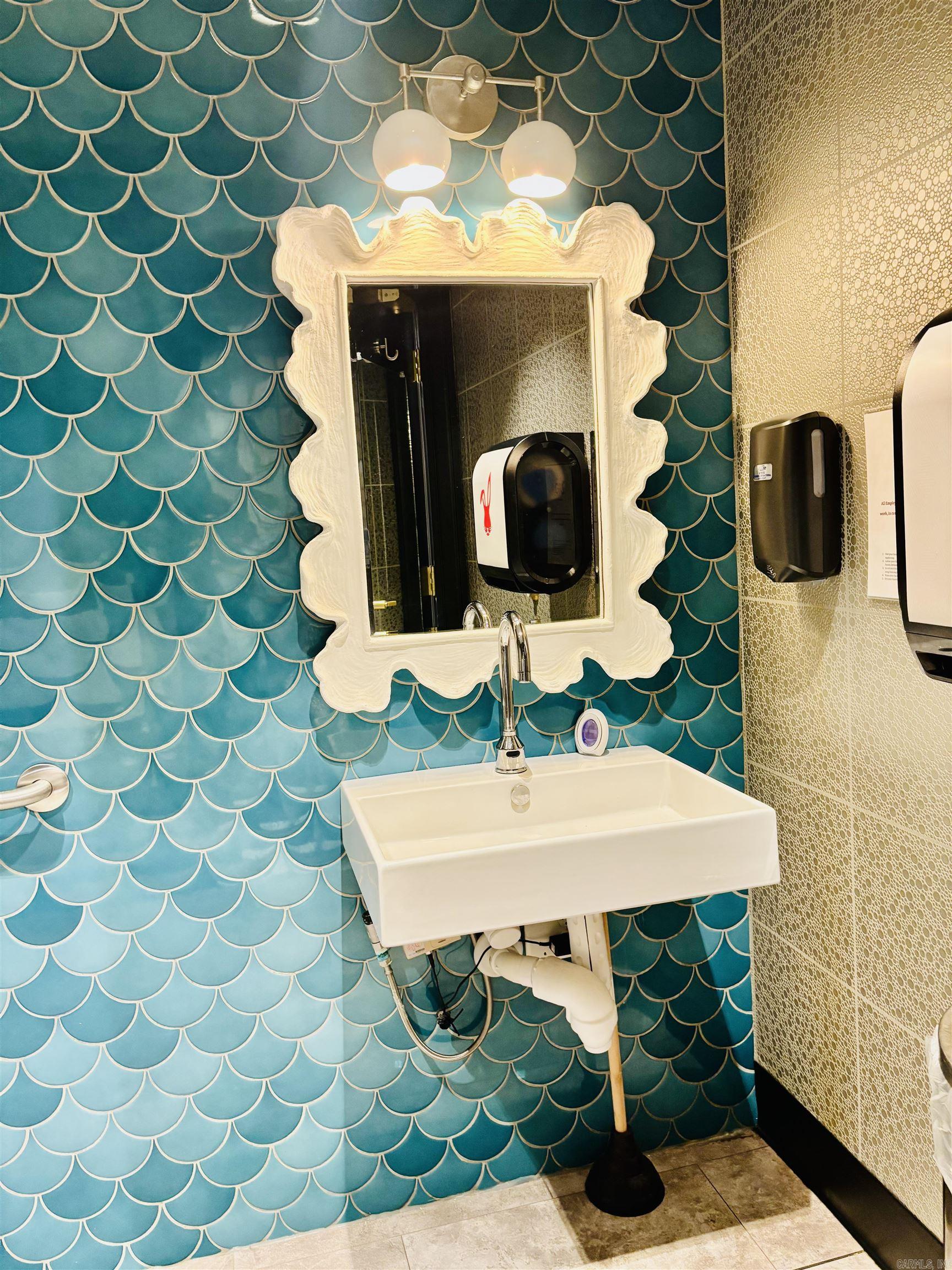 105 W Front  Lonoke, AR