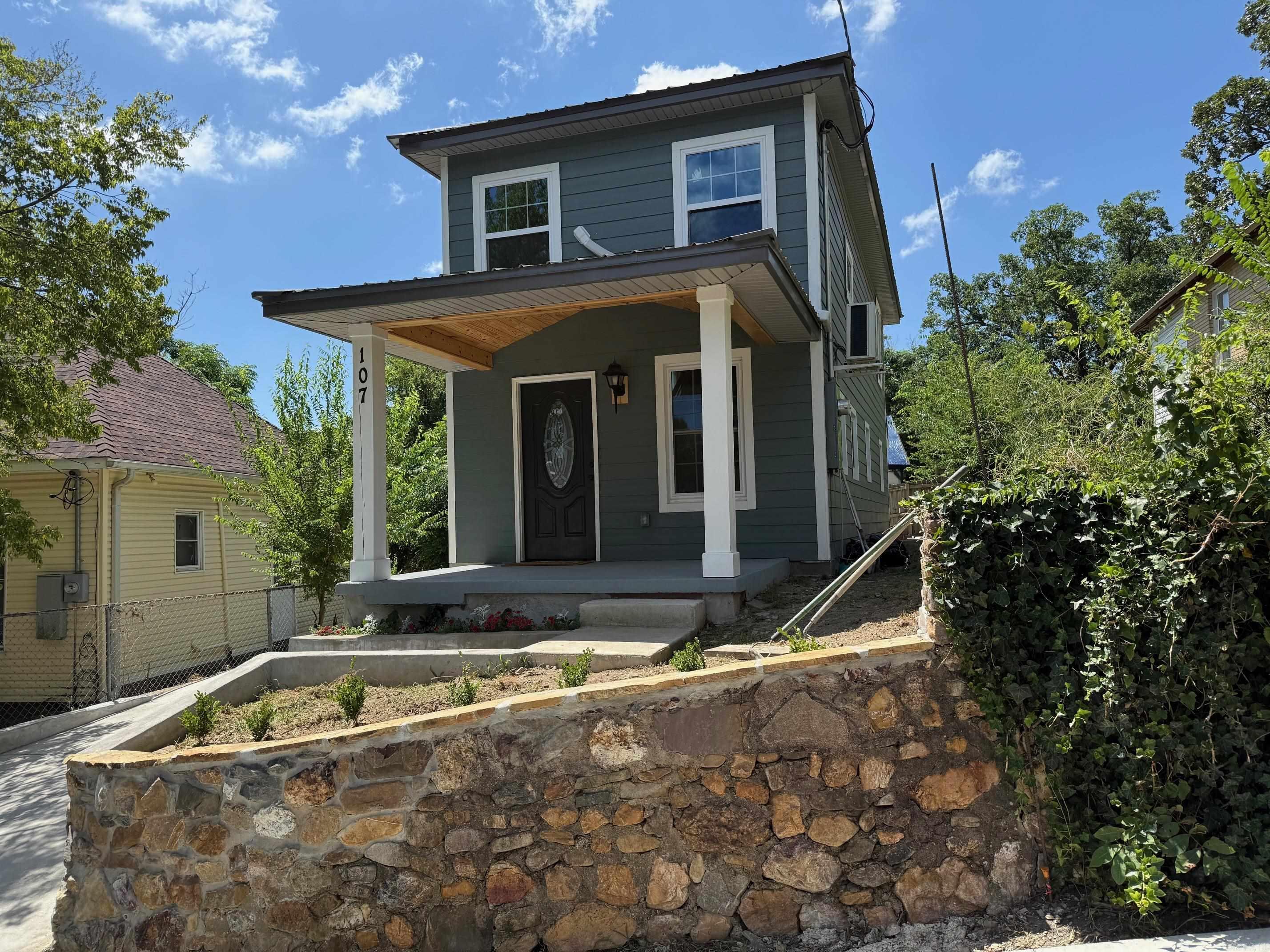 107 Liberty Street Hot Springs, AR 71913