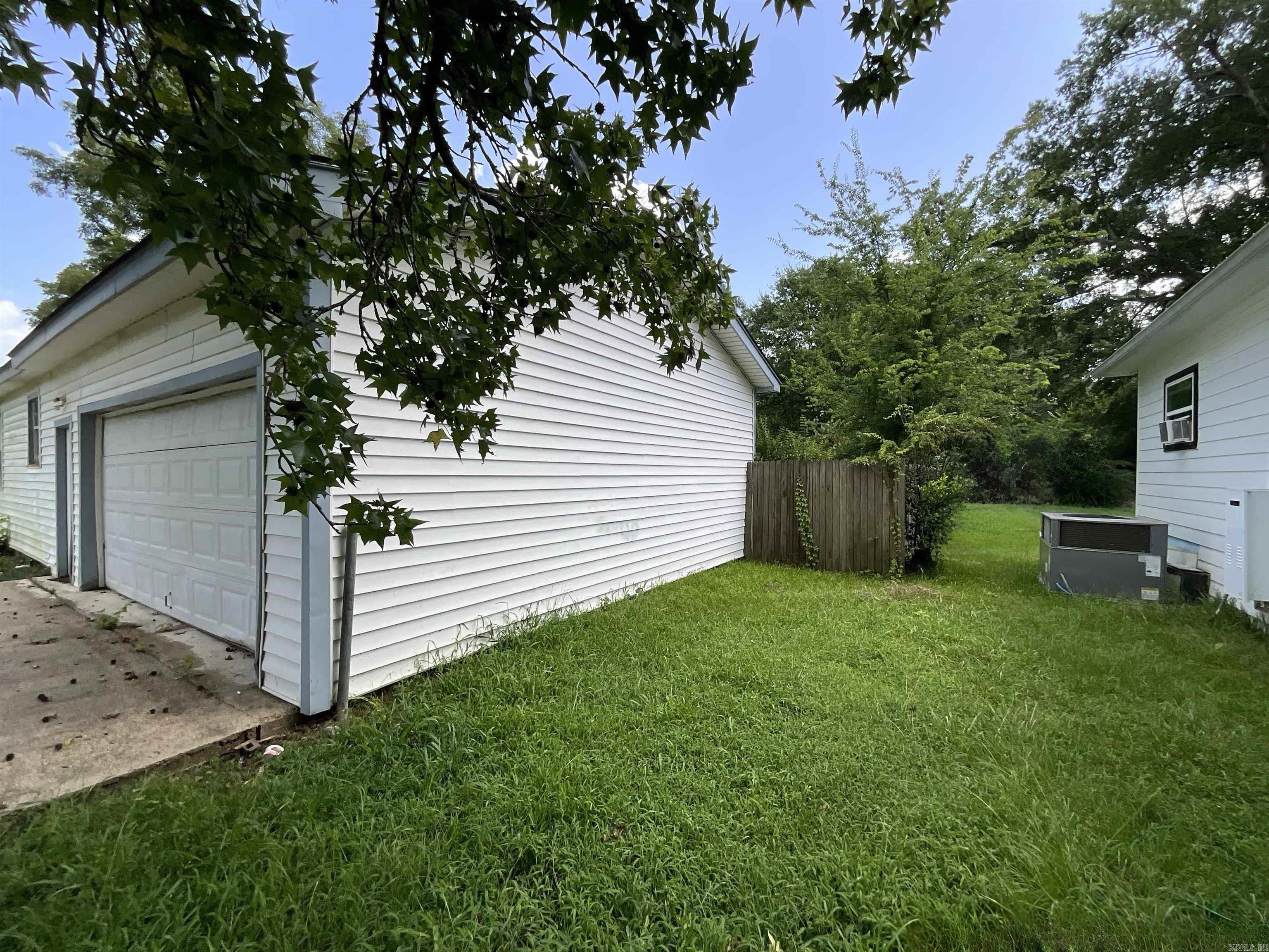 308 E Douglas  Jefferson, TX