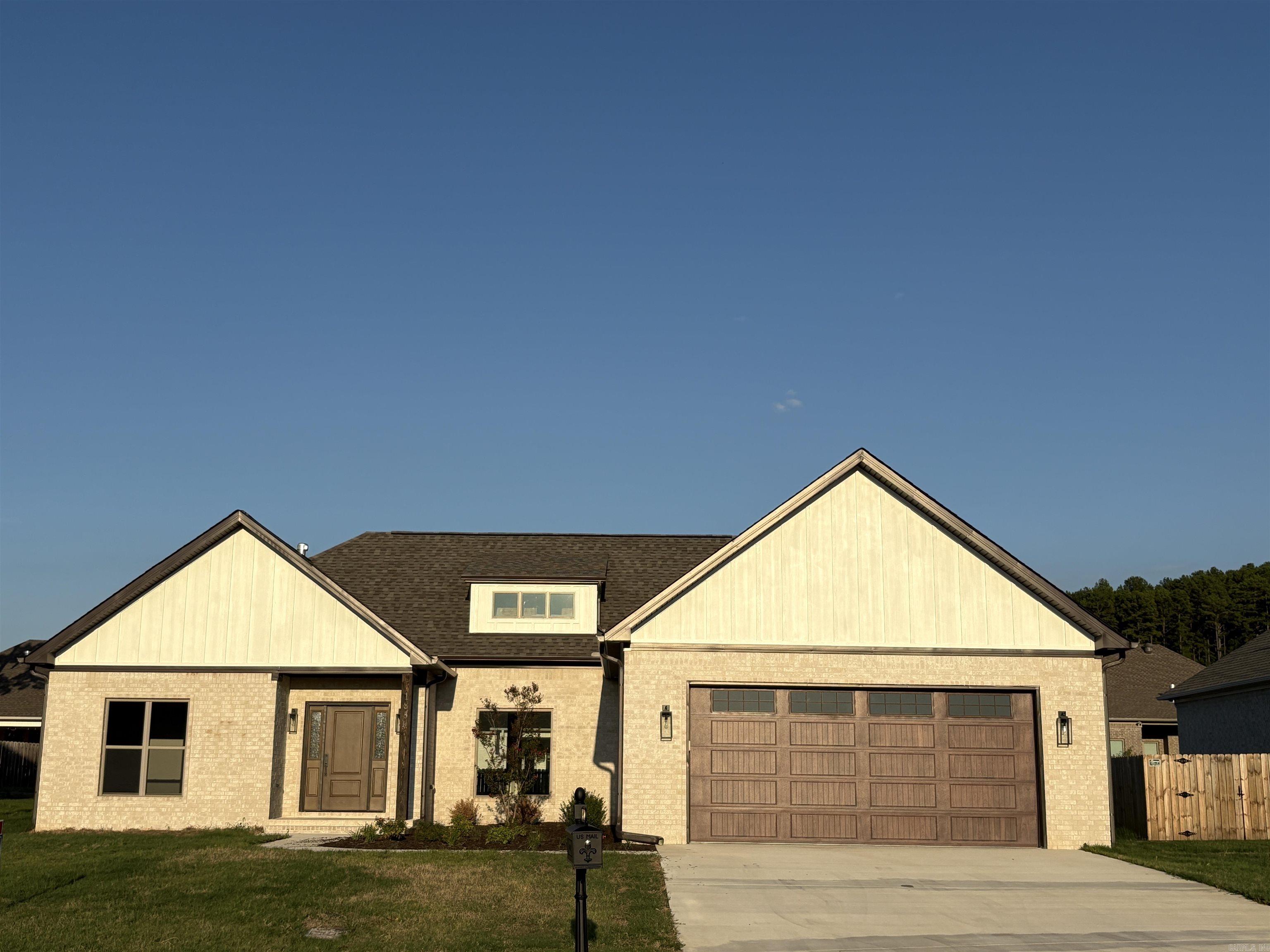 1850  Pecan Creek  Conway, AR