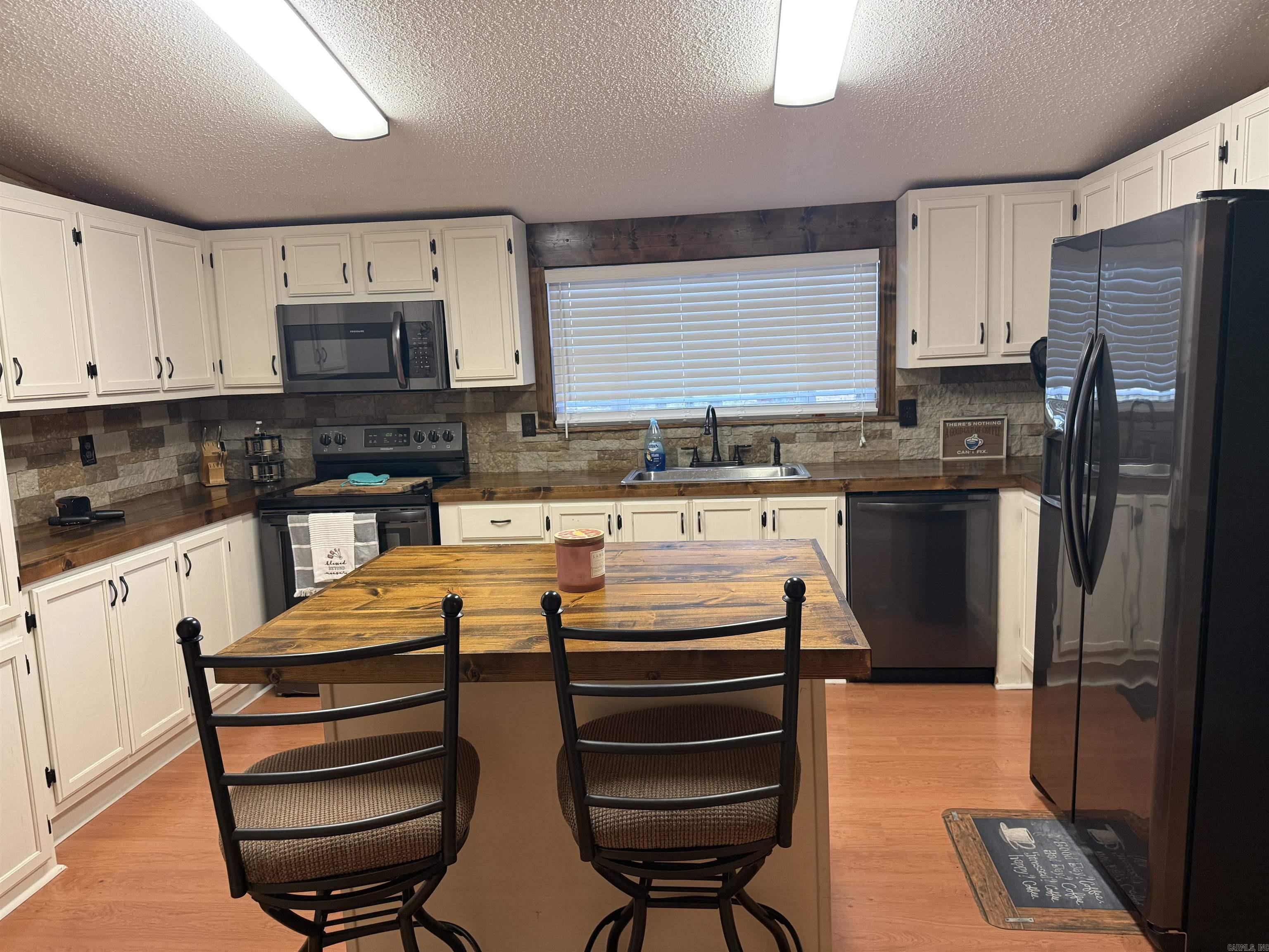 150 Hazelwood Drive Greers Ferry, AR 72067