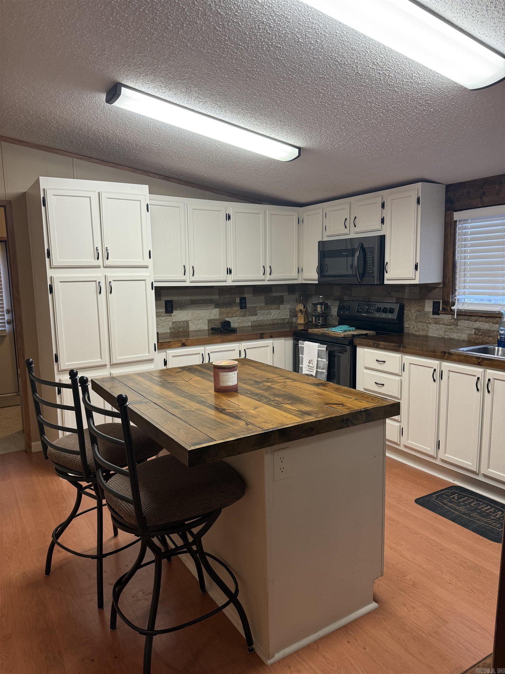 150 Hazelwood Drive Greers Ferry, AR 72067