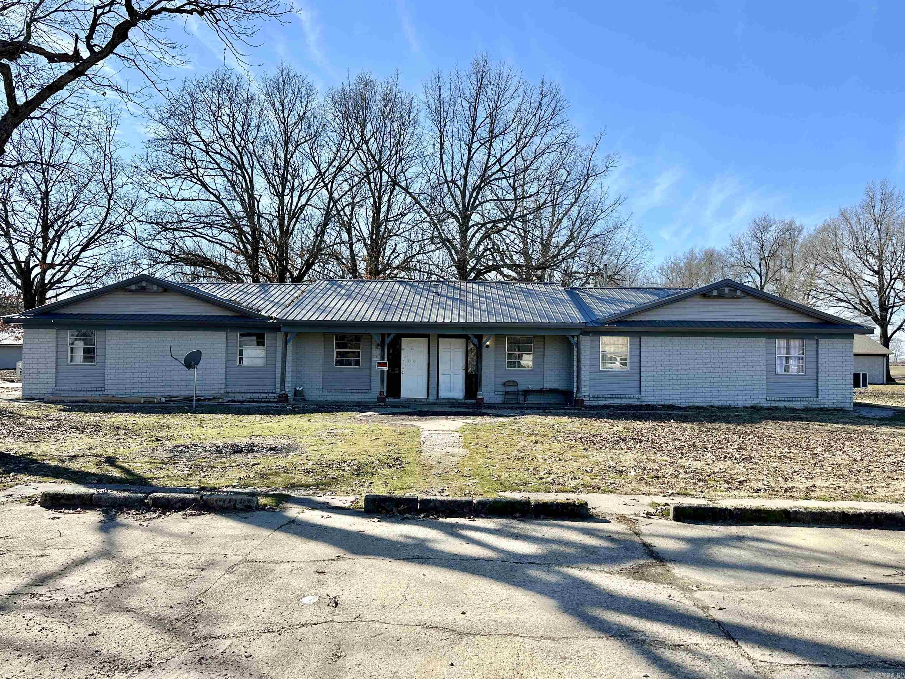 195, 18, 208 CR 137  Corning, AR