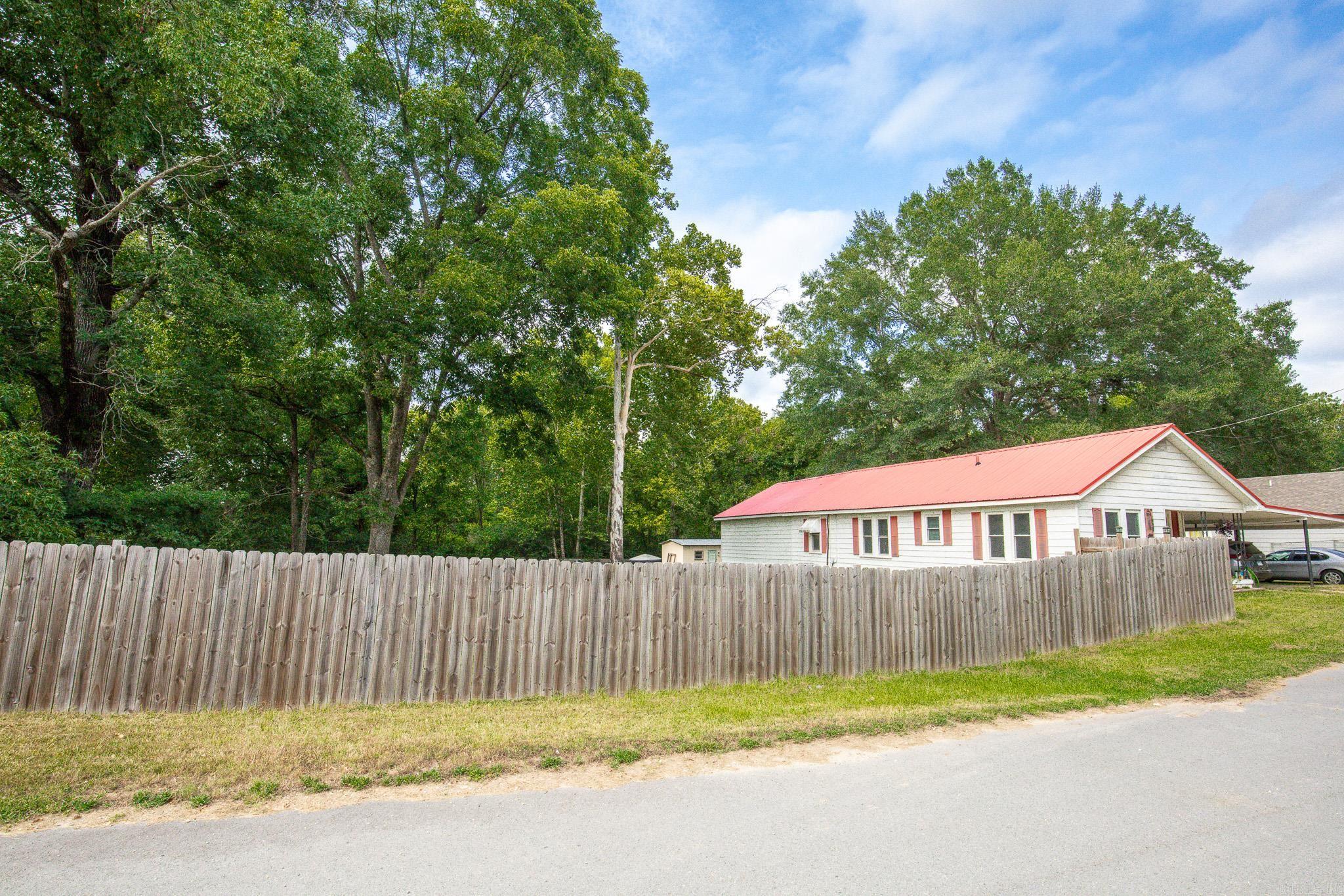 708 E 2nd.  Sheridan, AR