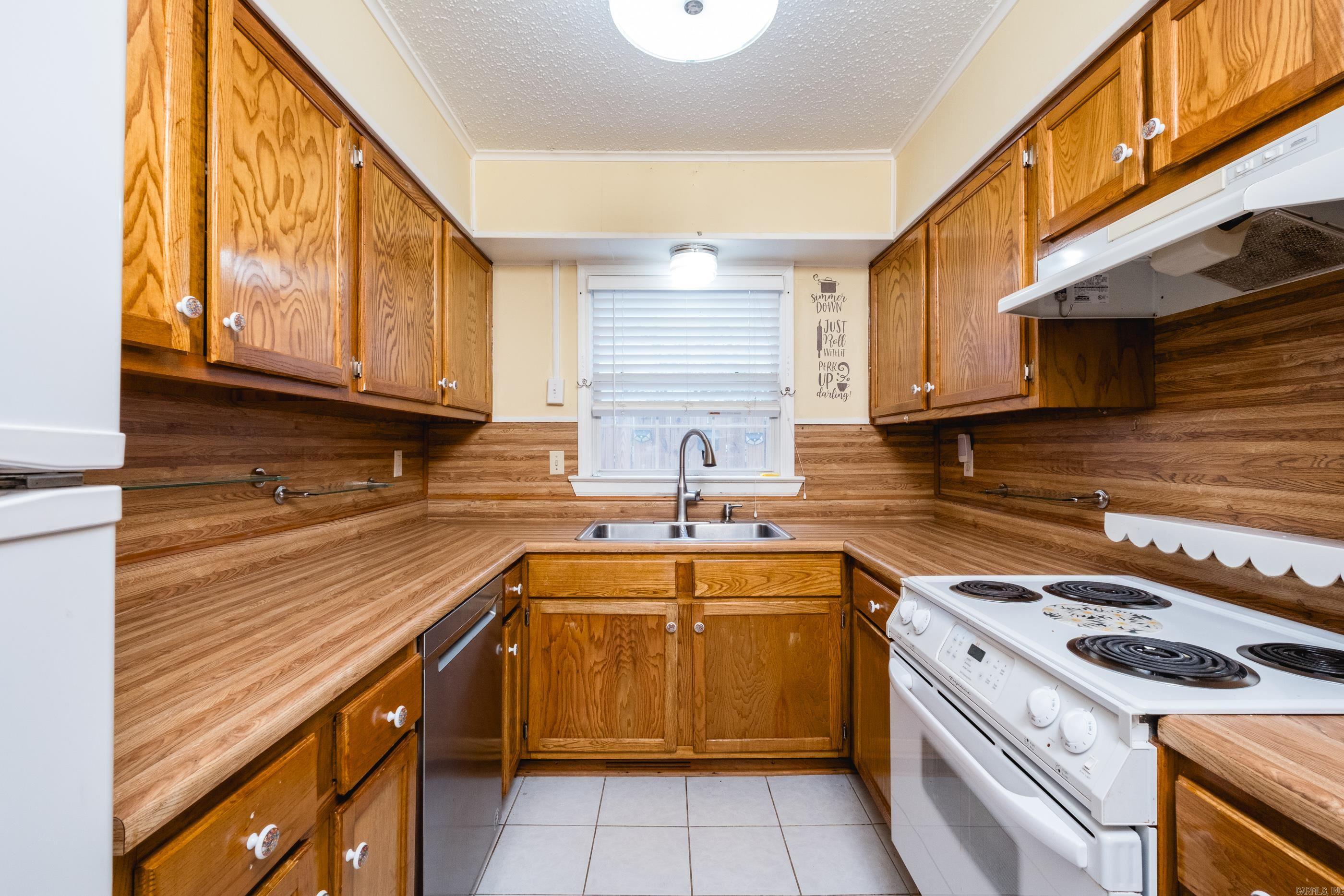 124 Englewood Road Cammack Village, AR 72207