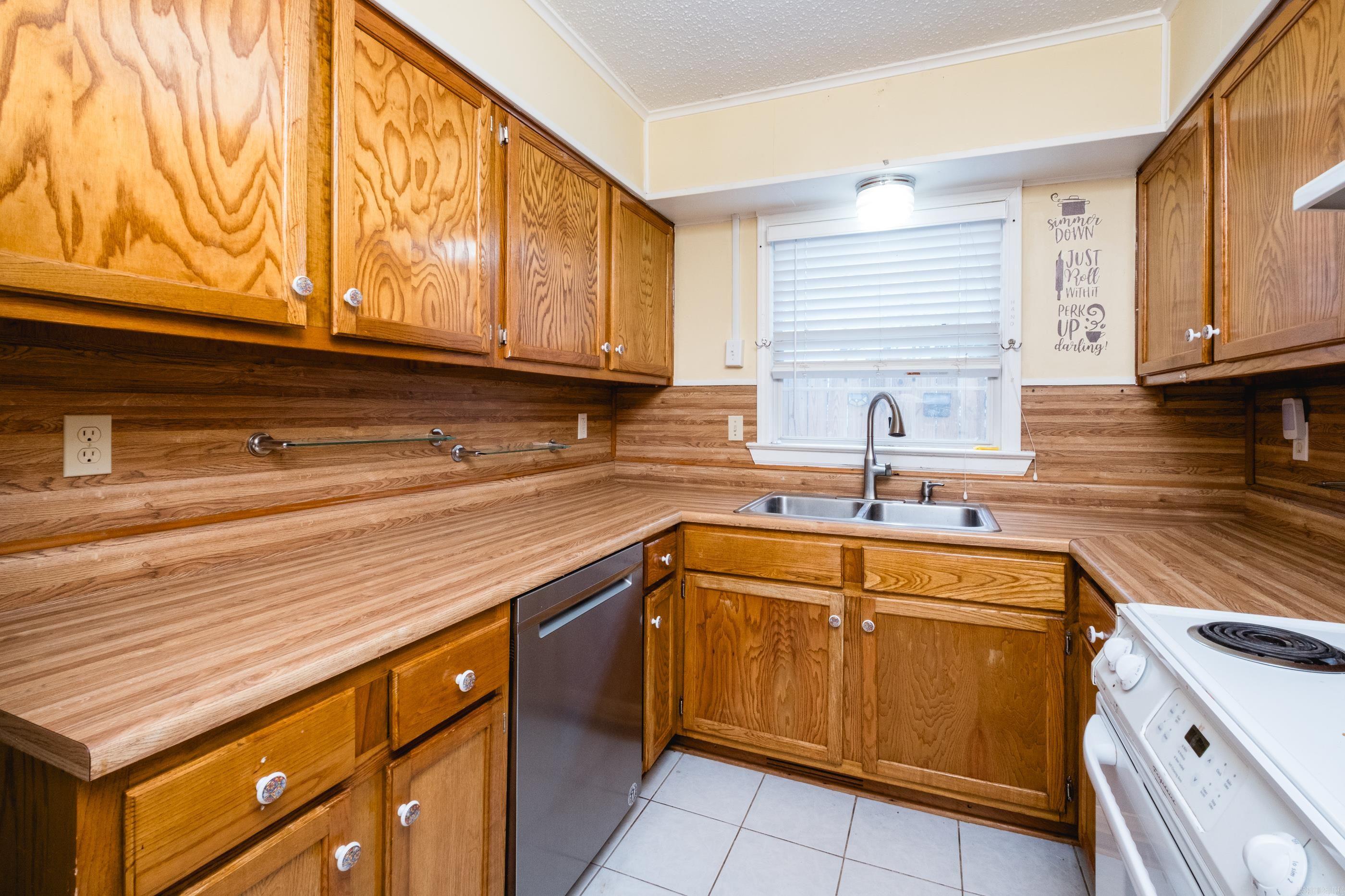 124 Englewood Road Cammack Village, AR 72207