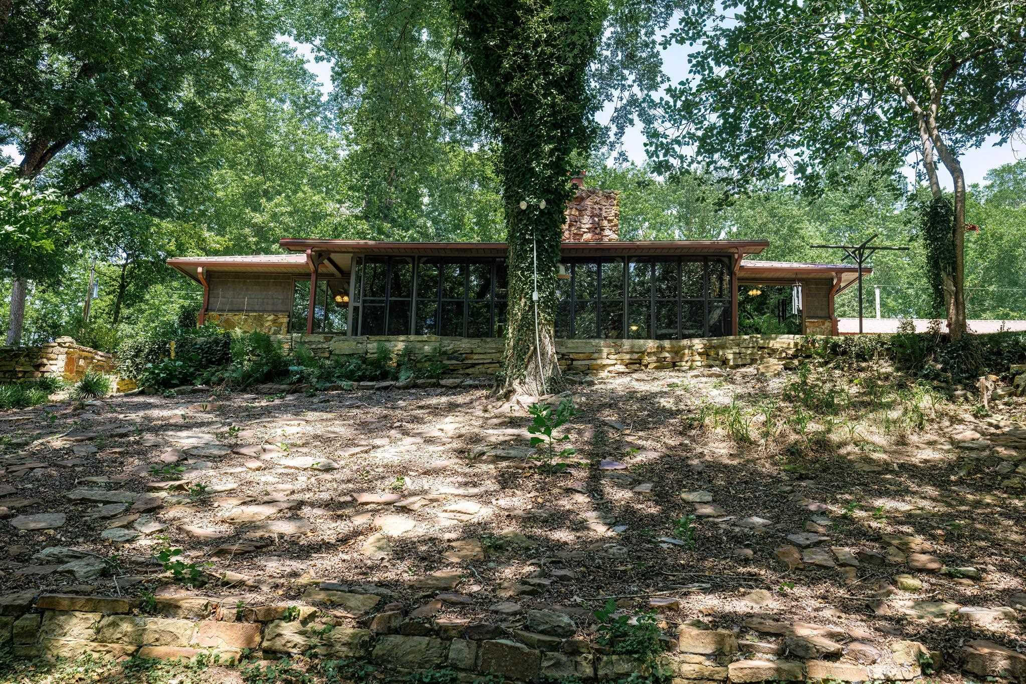 979 Hayden Heights  Mountain View, AR