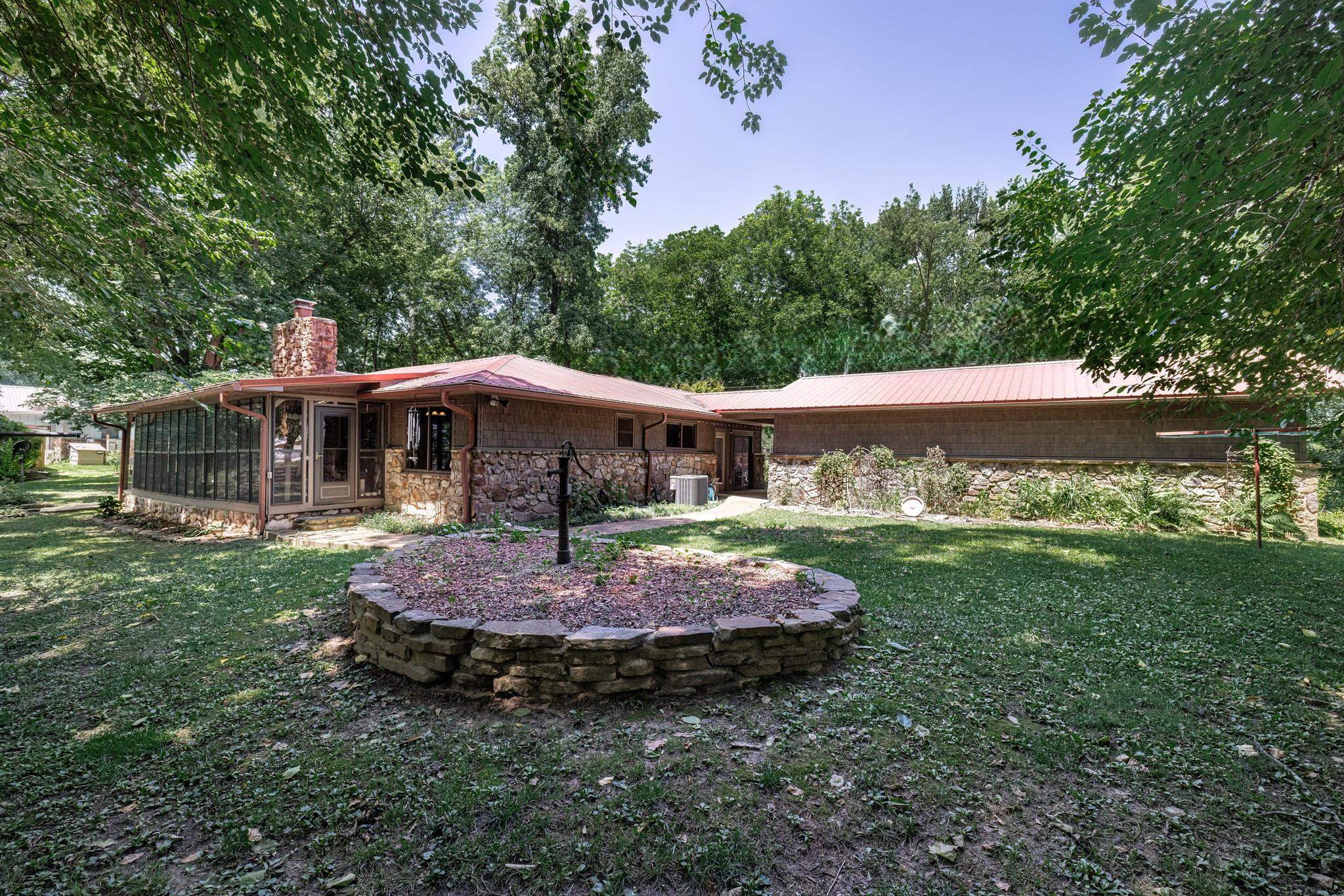 979 Hayden Heights  Mountain View, AR