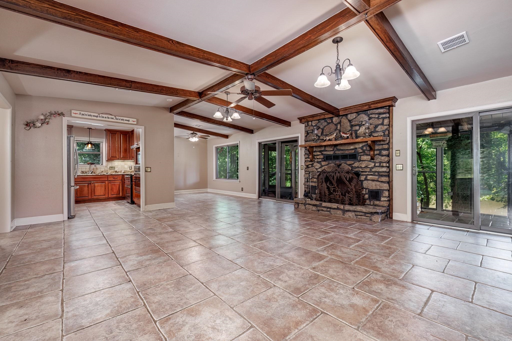 979 Hayden Heights  Mountain View, AR