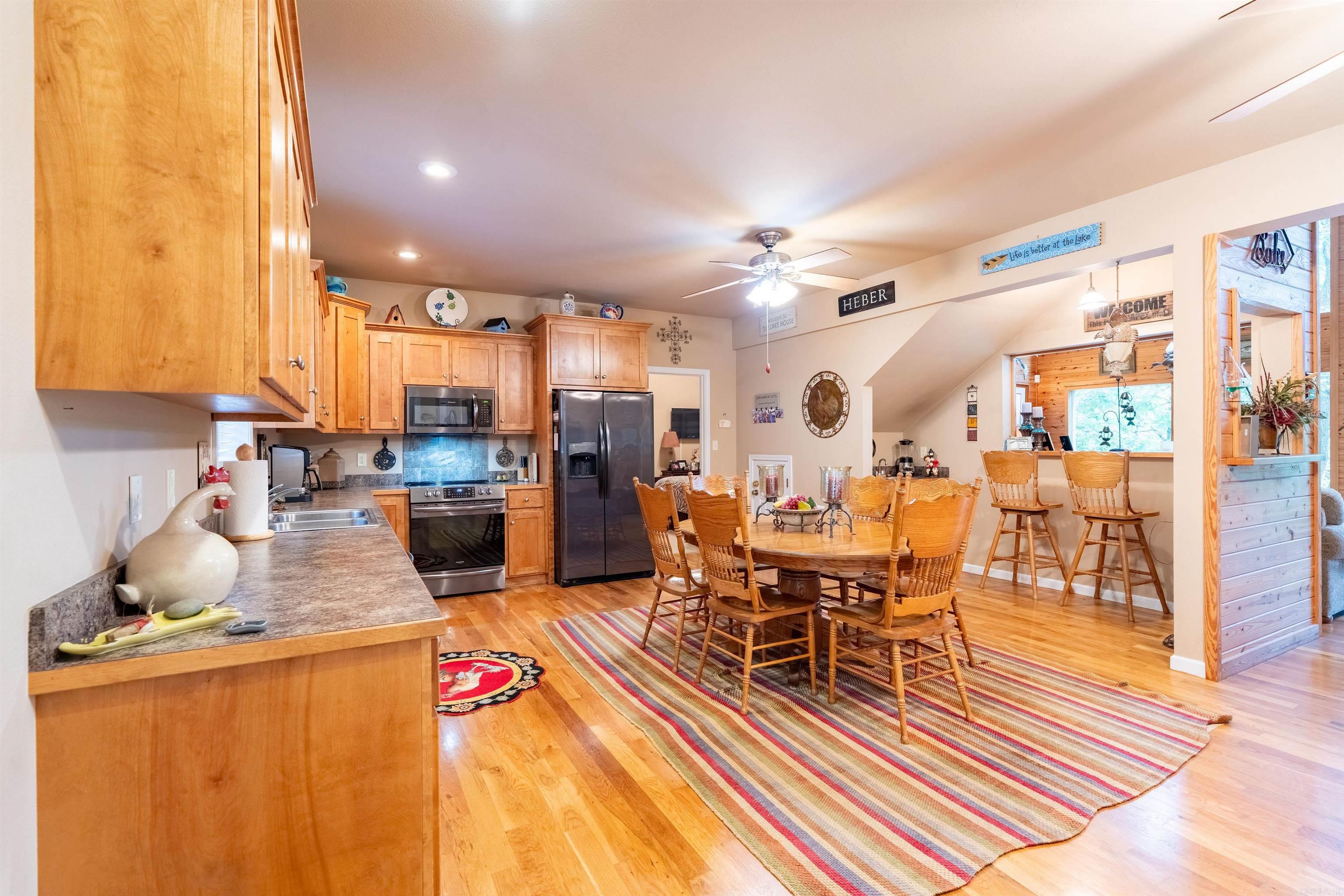 90 Stone Cr.  Greers Ferry, AR