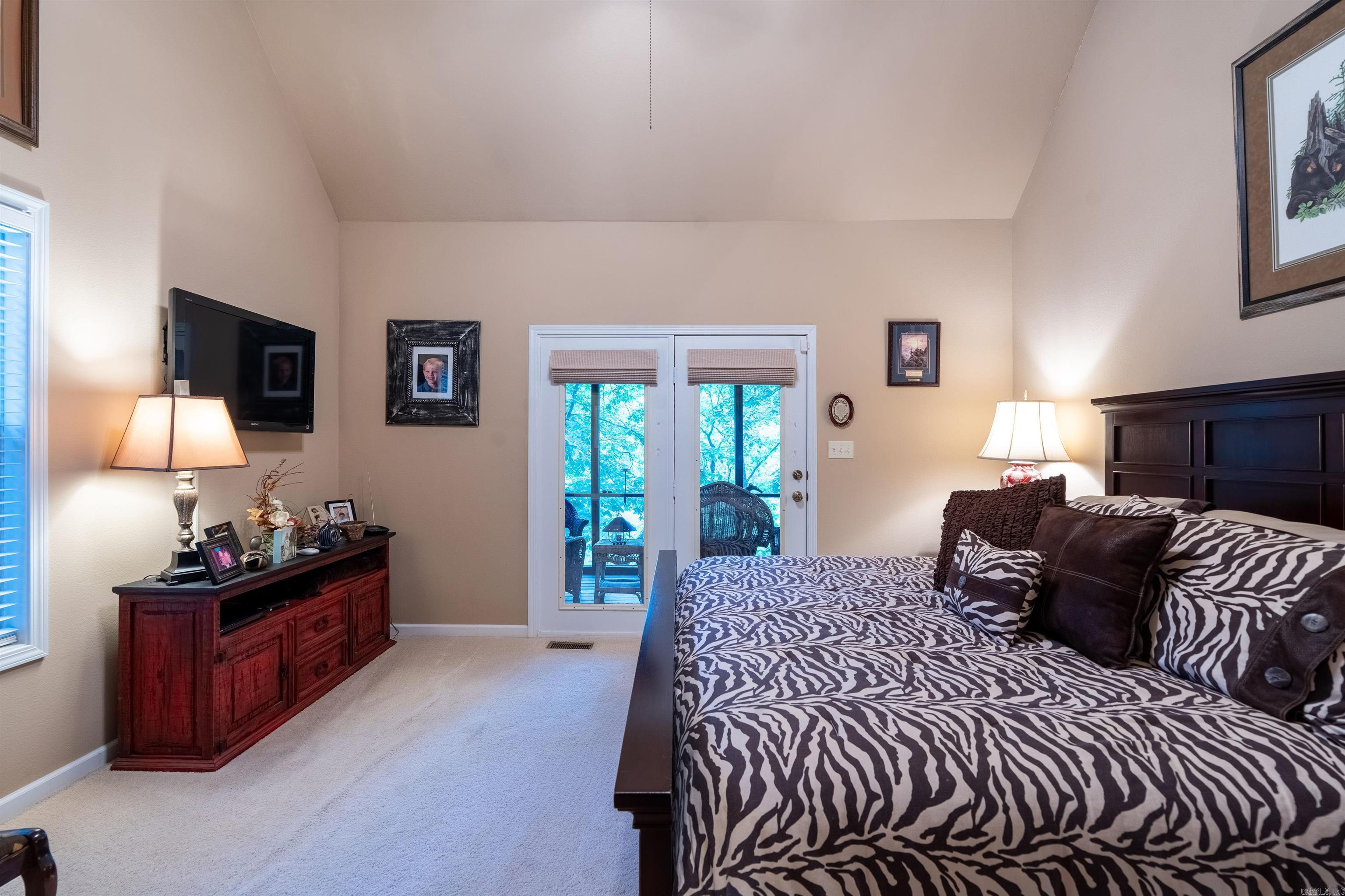 90 Stone Cr.  Greers Ferry, AR