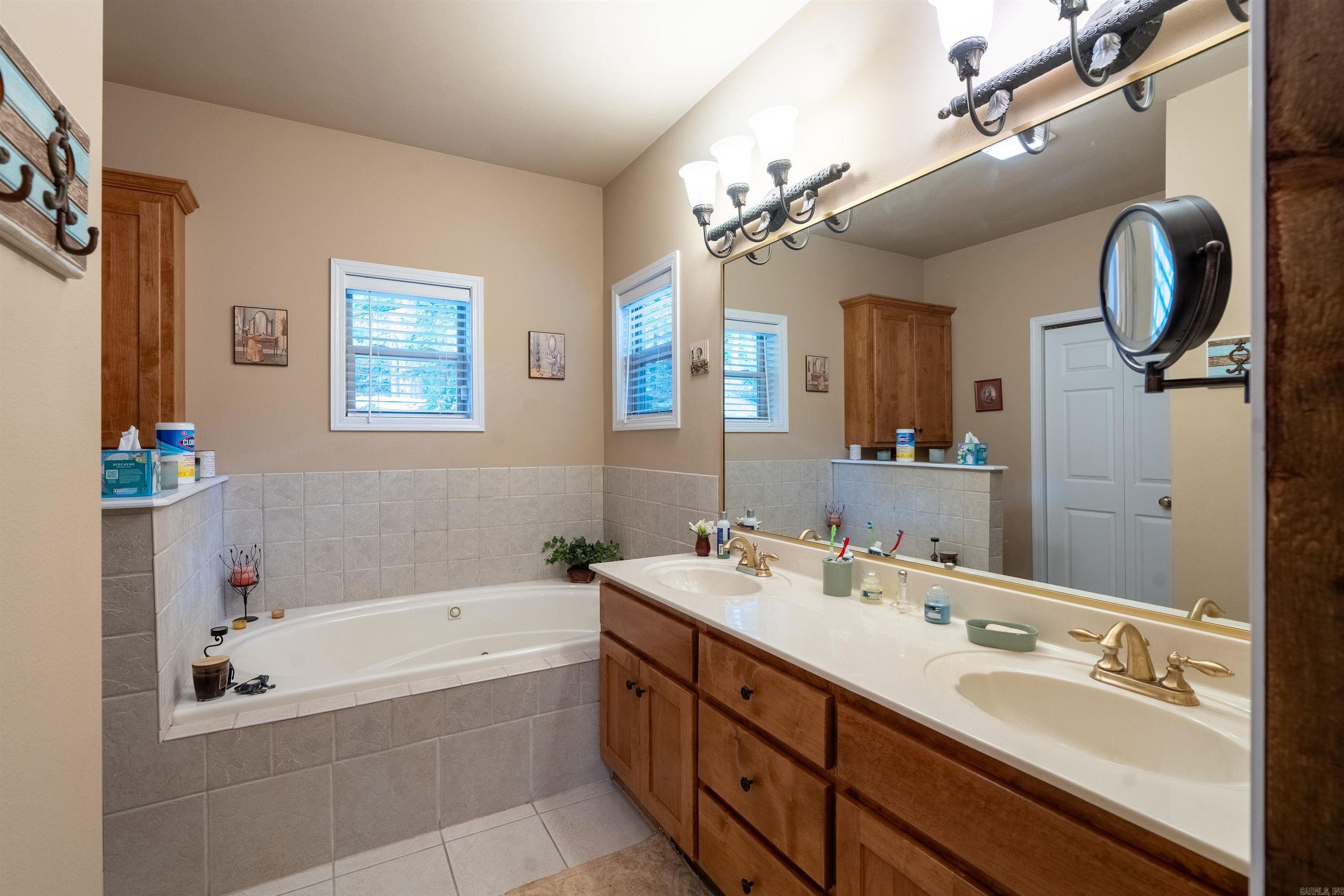 90 Stone Cr.  Greers Ferry, AR