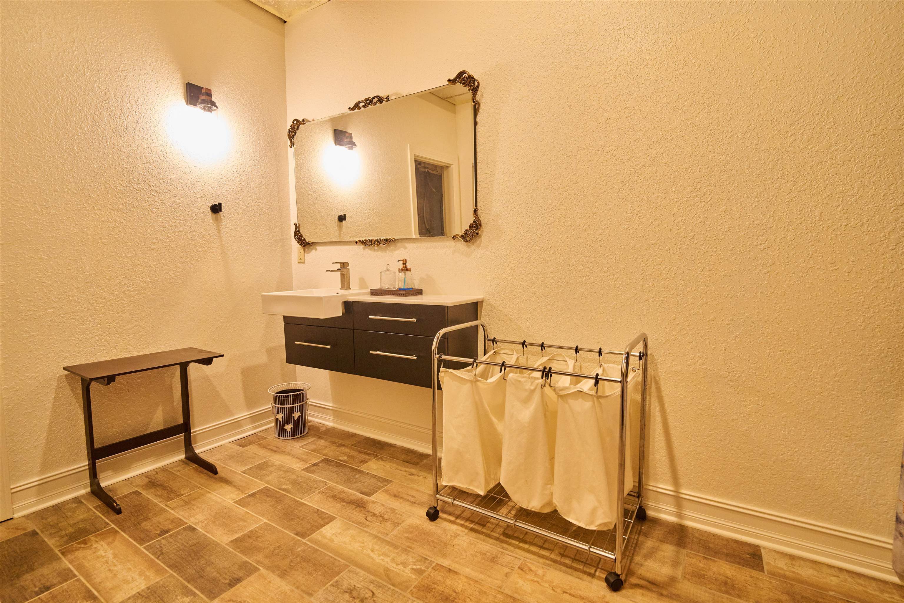 509 B Woodland Hills Rd  Hardy, AR