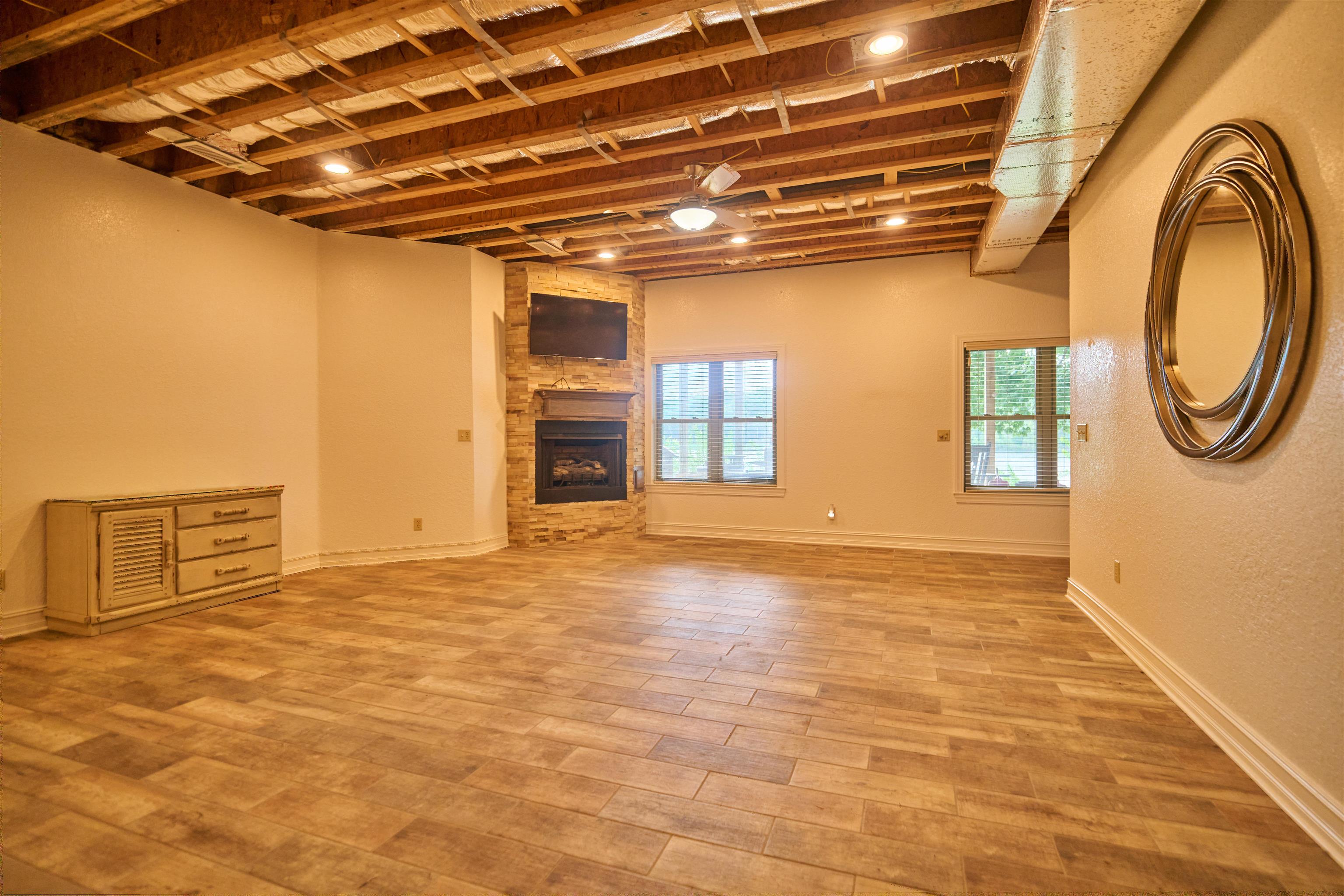 509 B Woodland Hills Rd  Hardy, AR