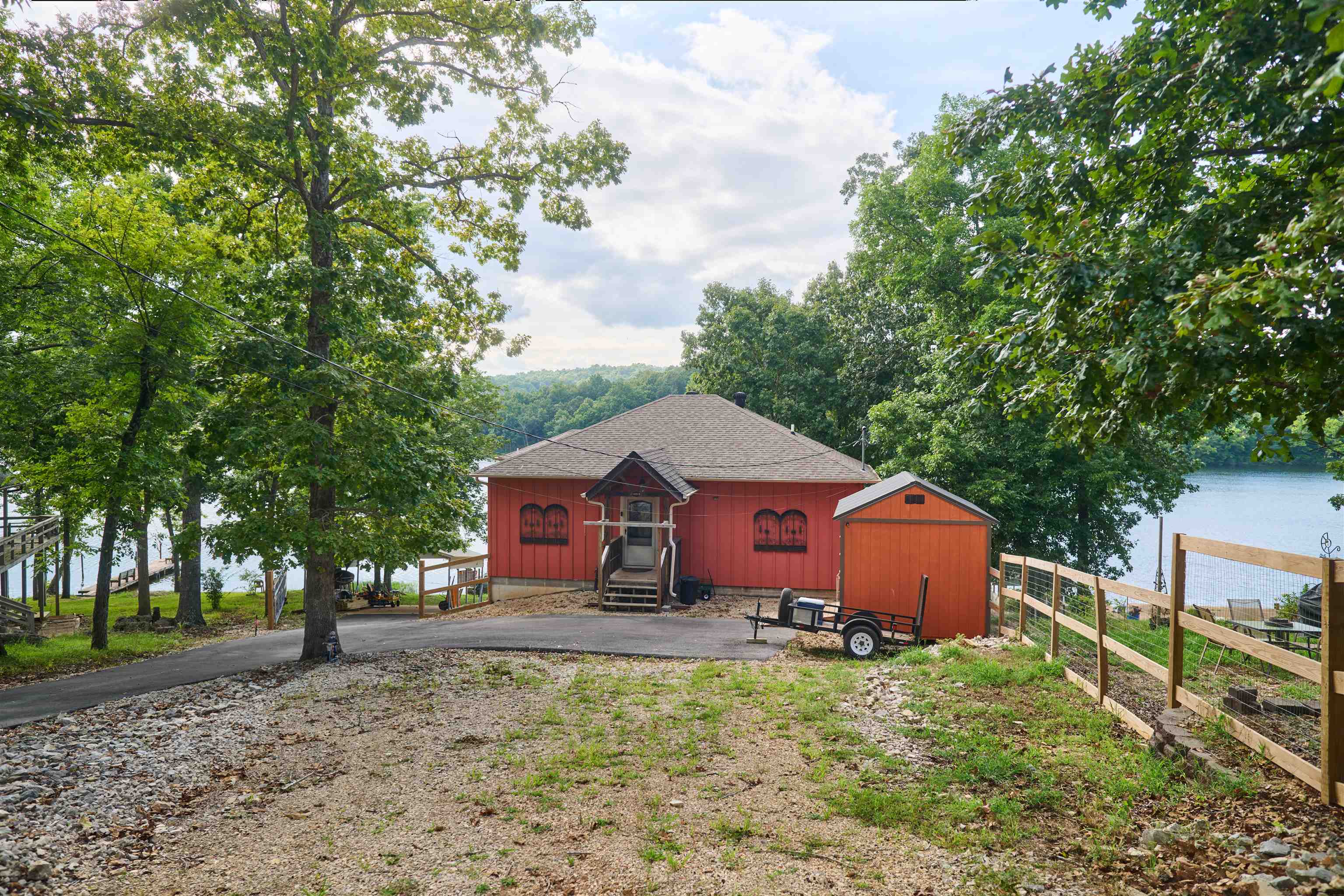 509 B Woodland Hills Rd  Hardy, AR