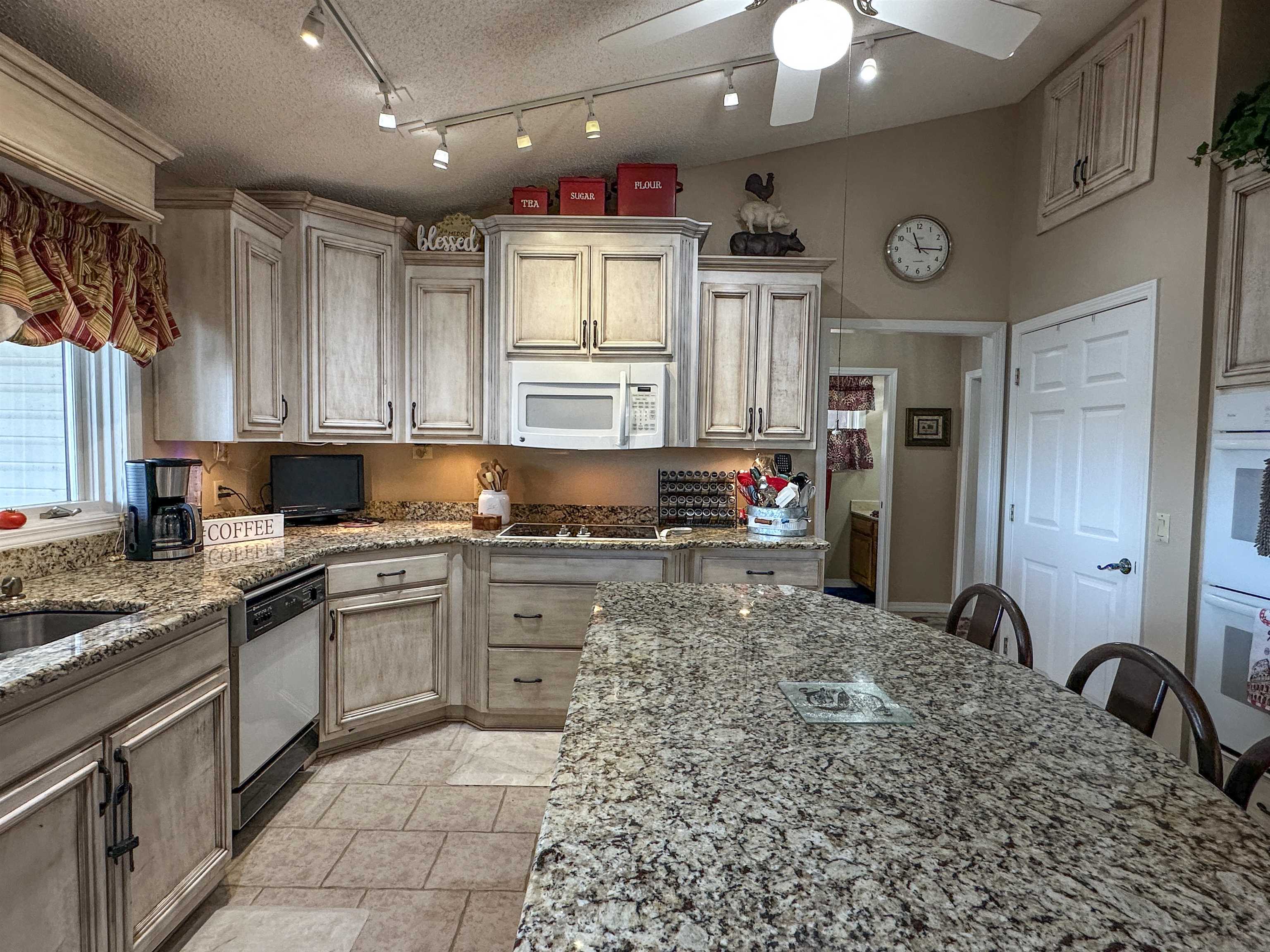 606 S Shore Drive Horseshoe Bend, AR 72512