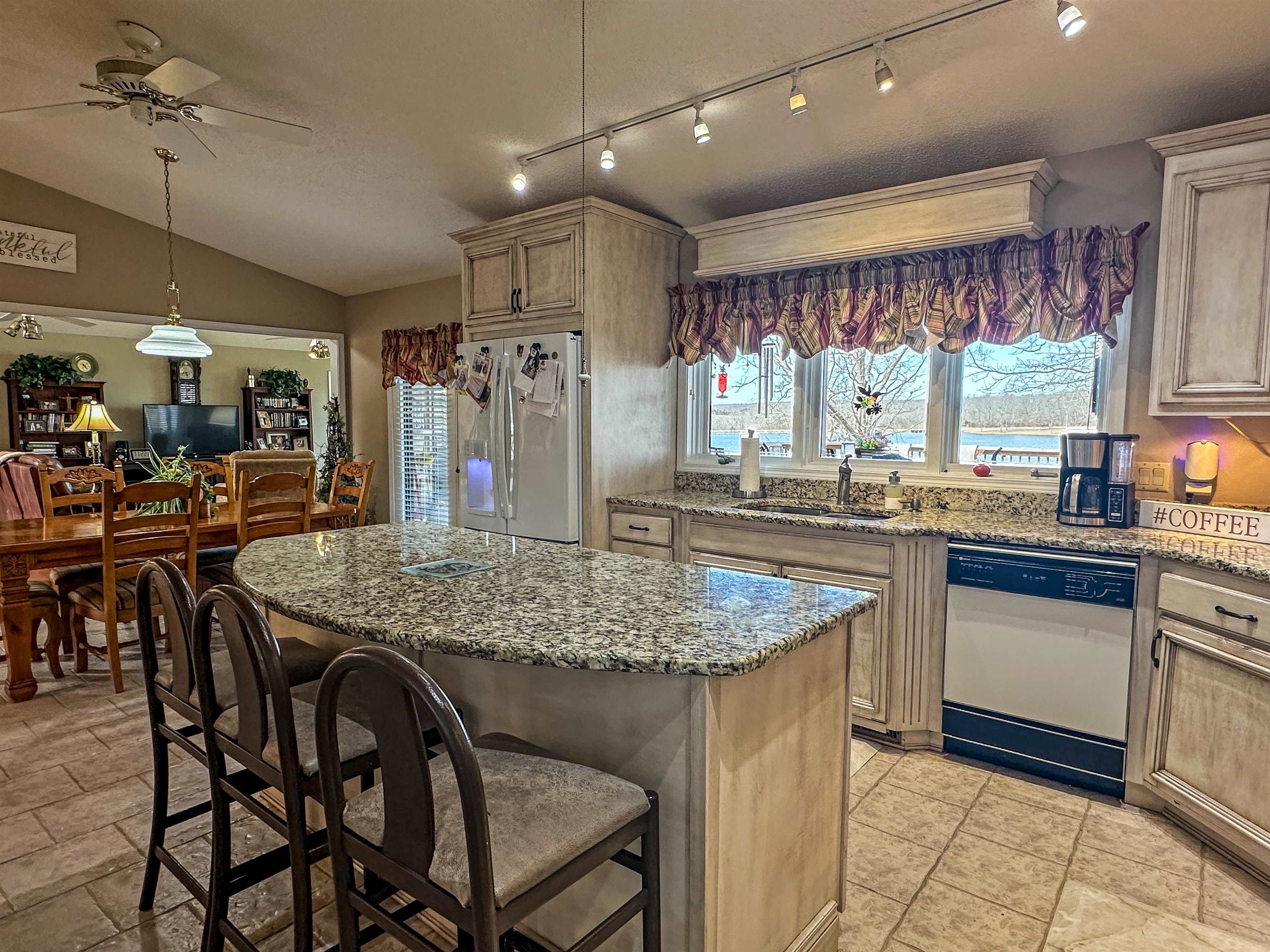 606 S Shore Drive Horseshoe Bend, AR 72512