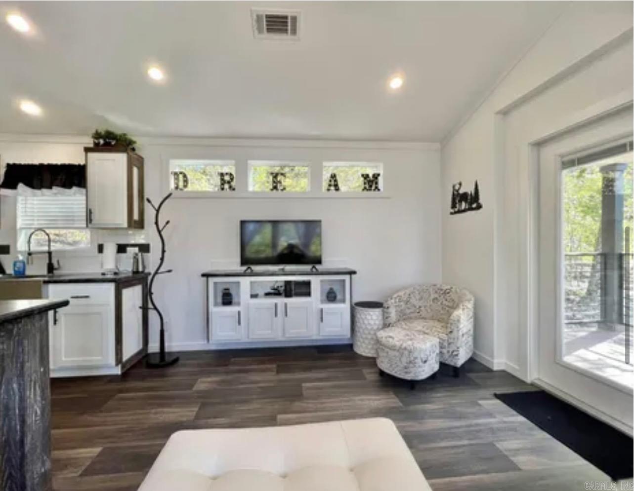 3765 HWY 87  Mountain View, AR