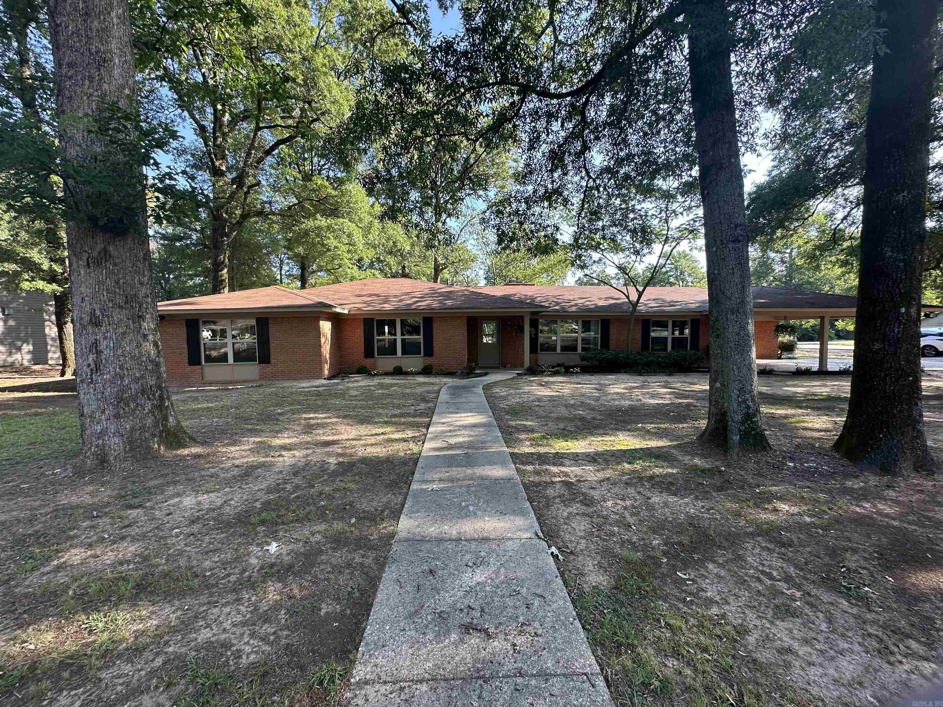 1 Shannon Drive McGehee, AR 71654