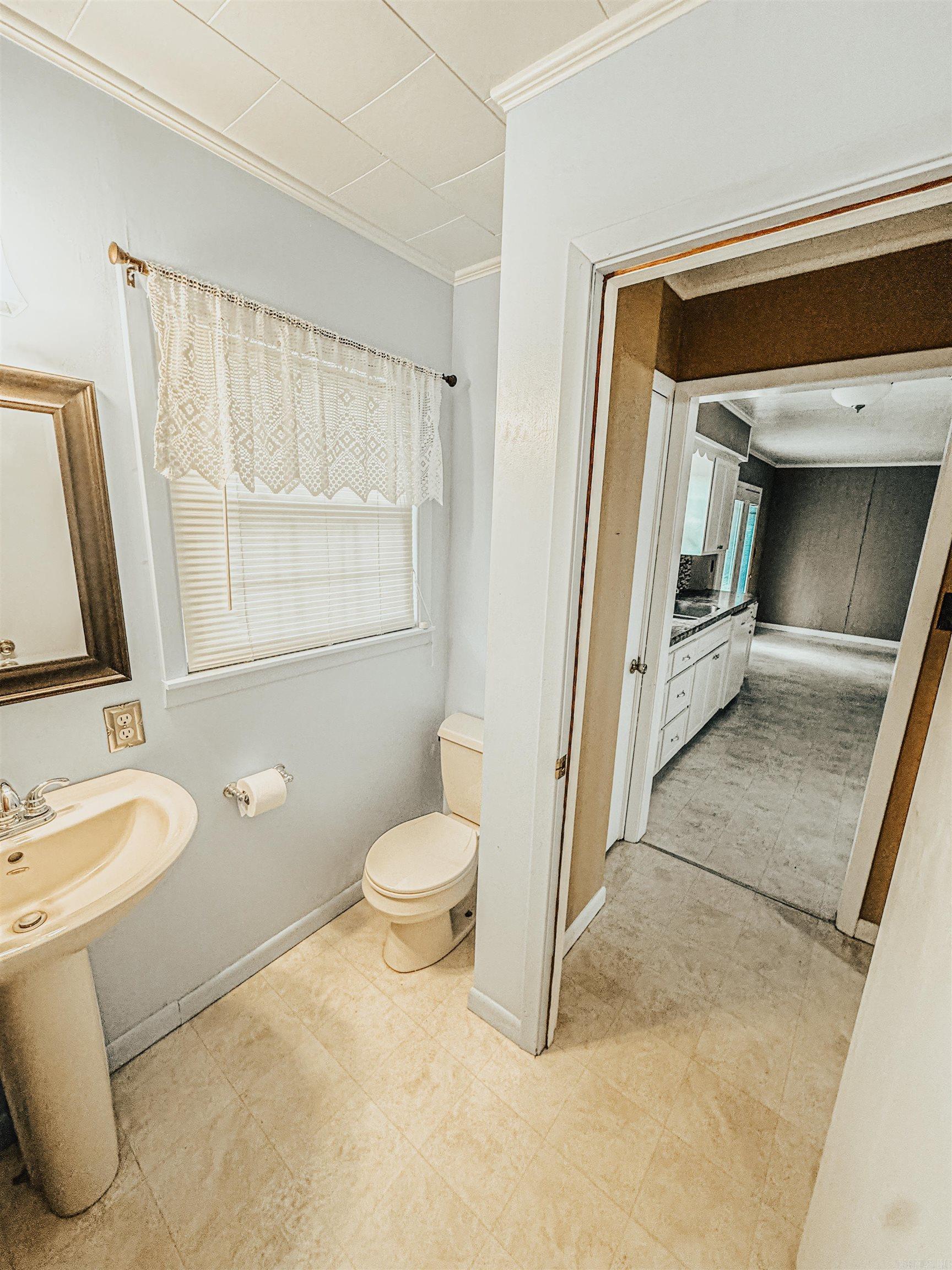 1290 W North  Piggott, AR