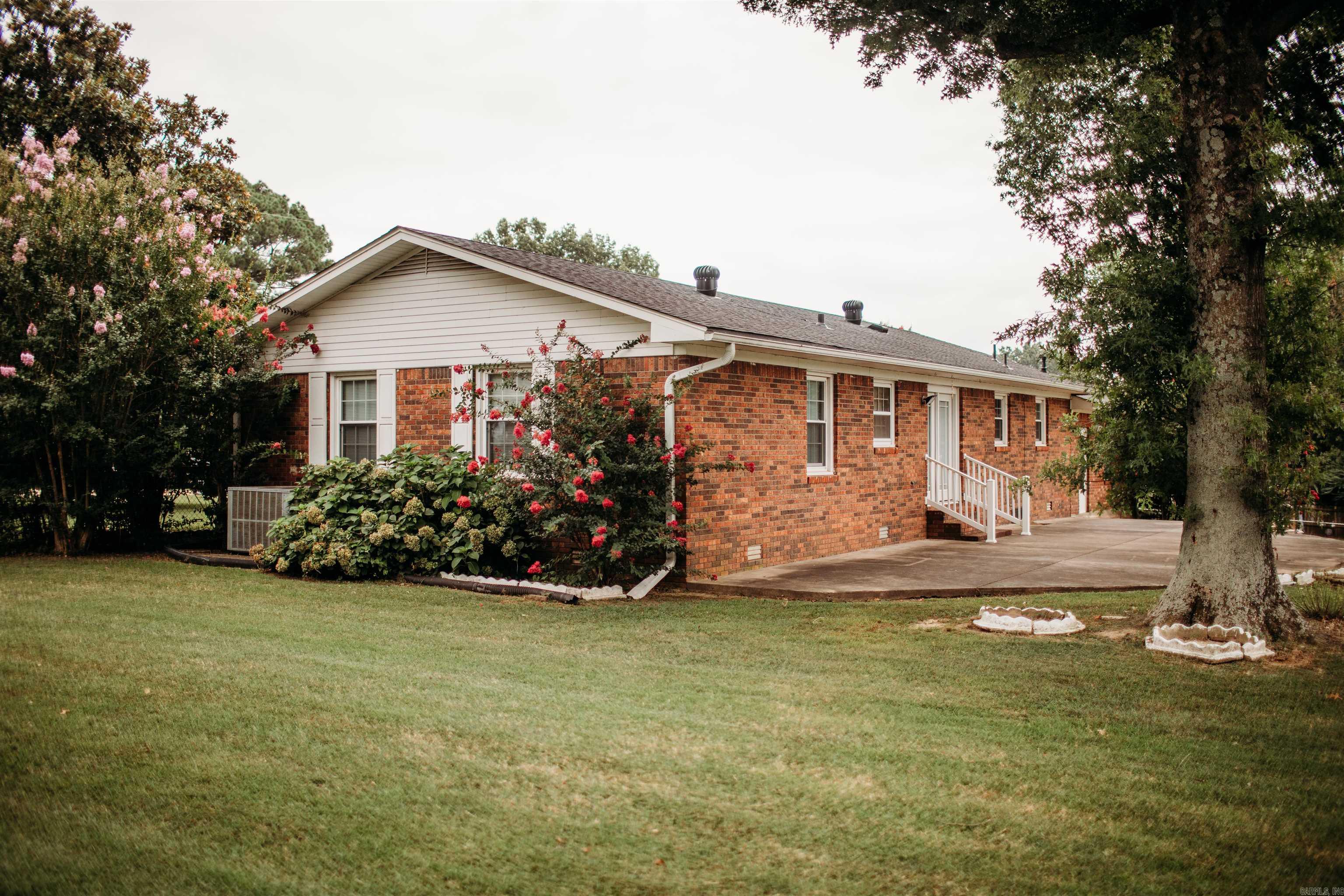 1290 W North  Piggott, AR