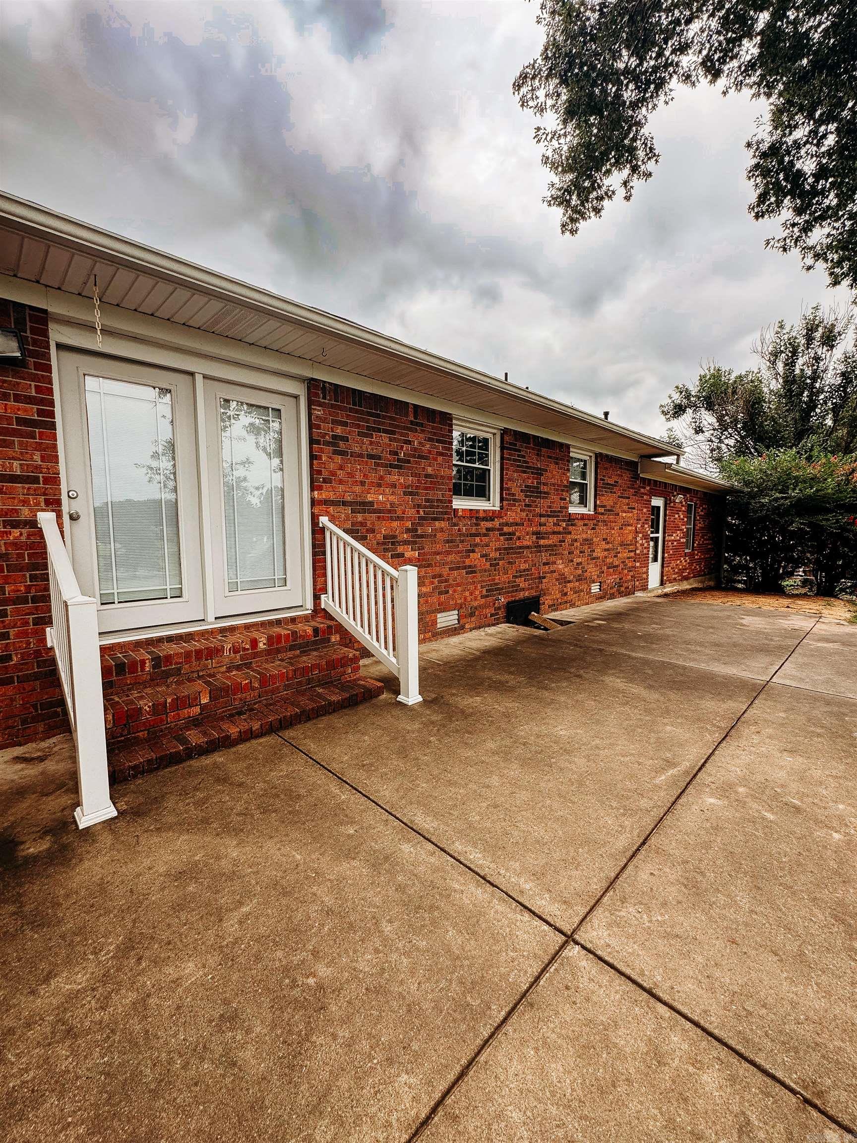 1290 W North  Piggott, AR