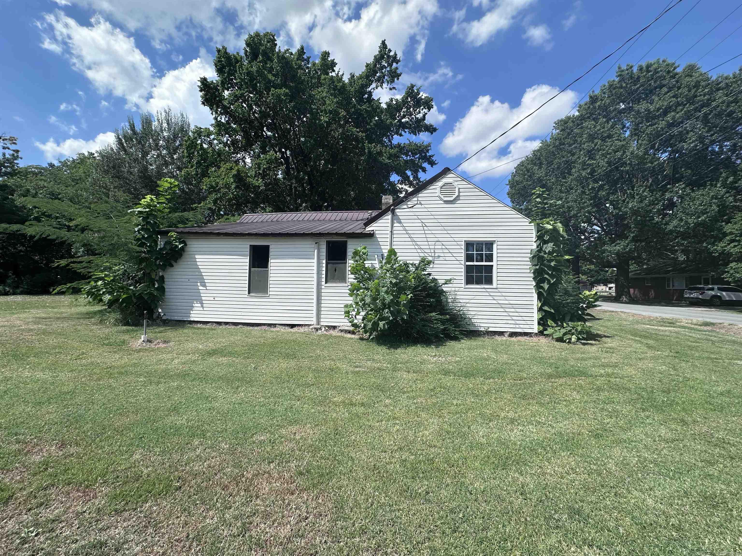 387 S Garfield  Piggott, AR