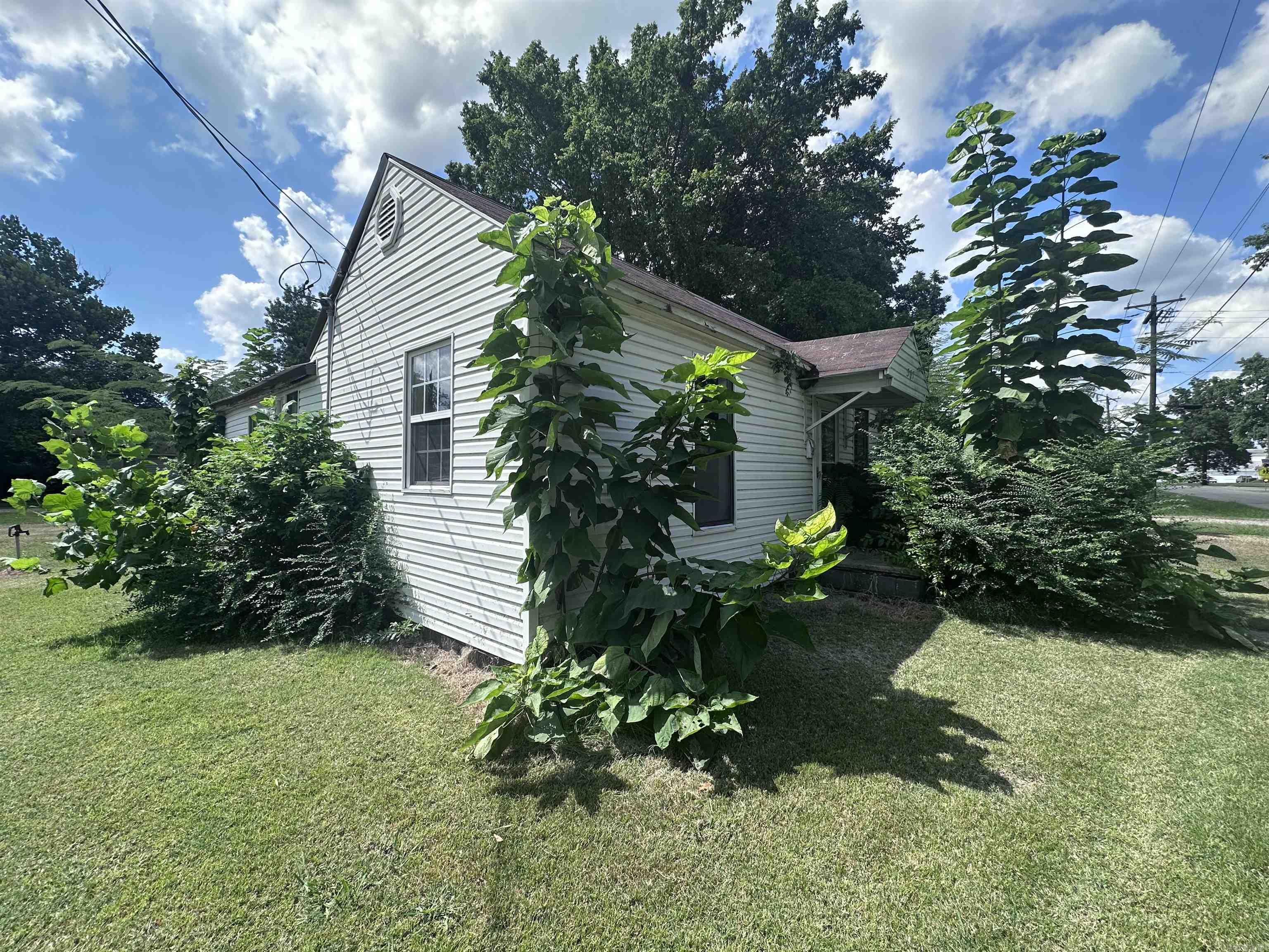 387 S Garfield  Piggott, AR